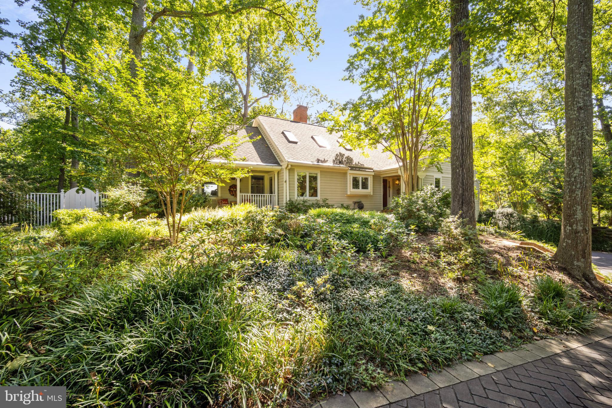 1011 DULANEY LANE