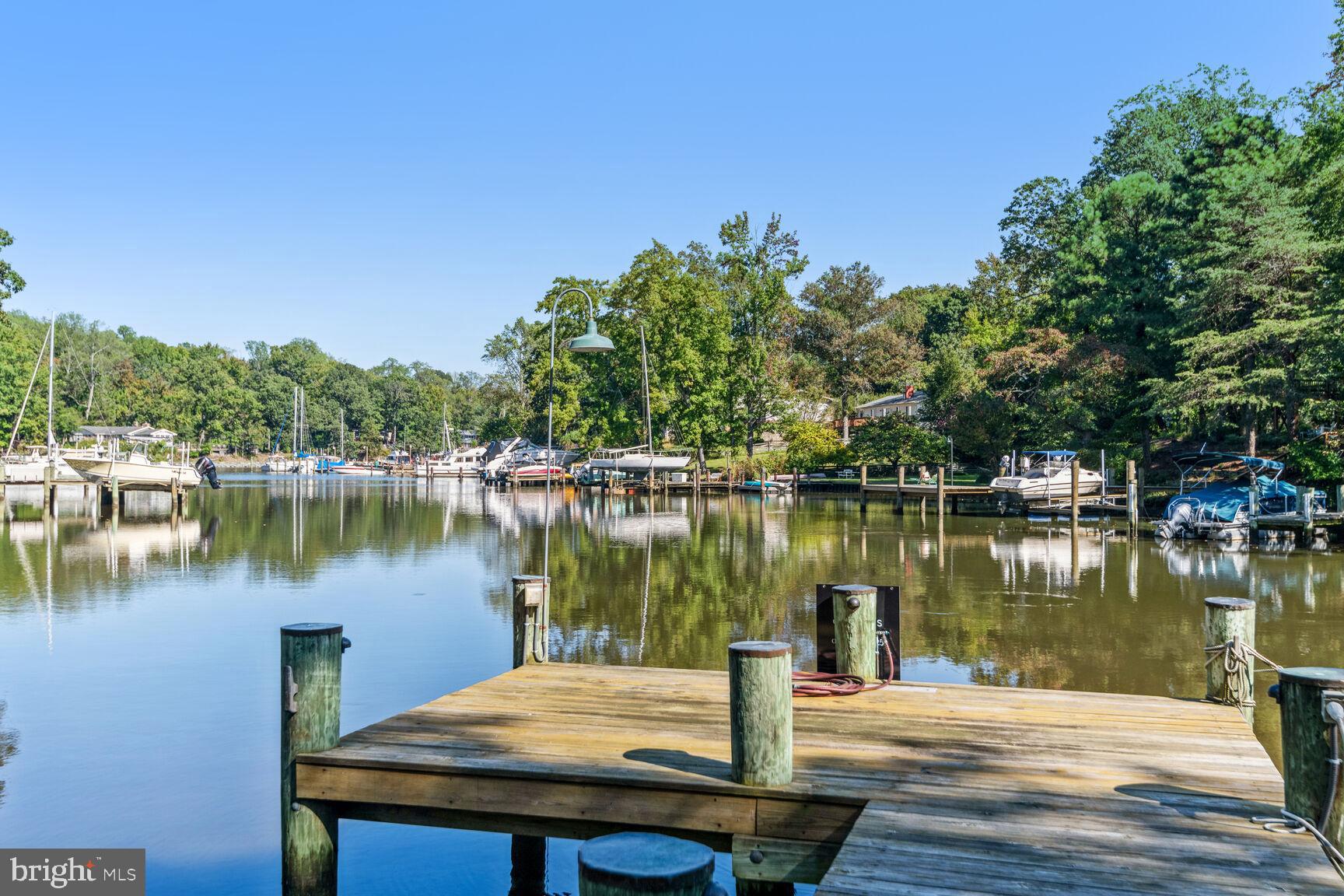 ANNAPOLIS ROADS - Residential