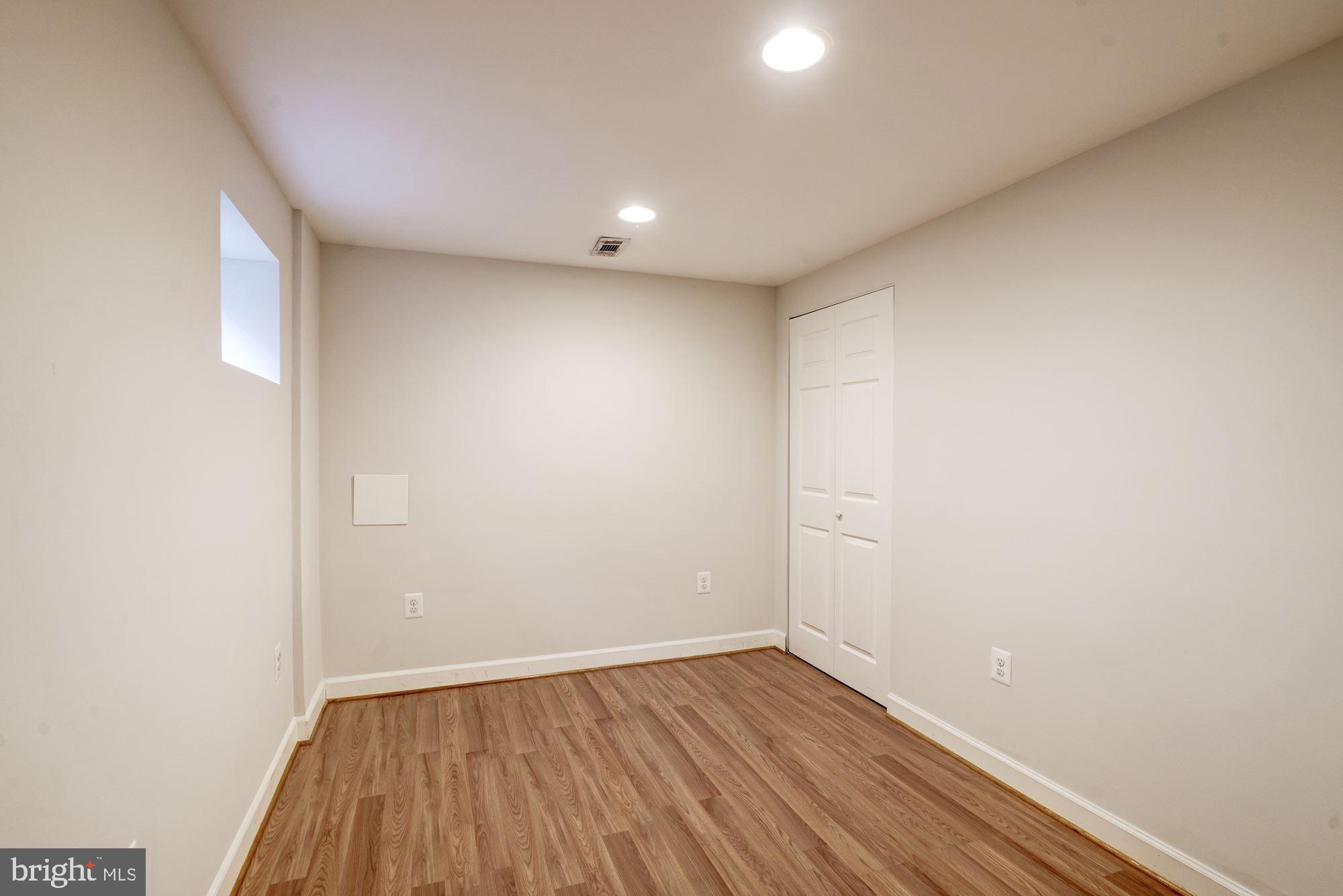 DEEPWOOD - Residential Lease