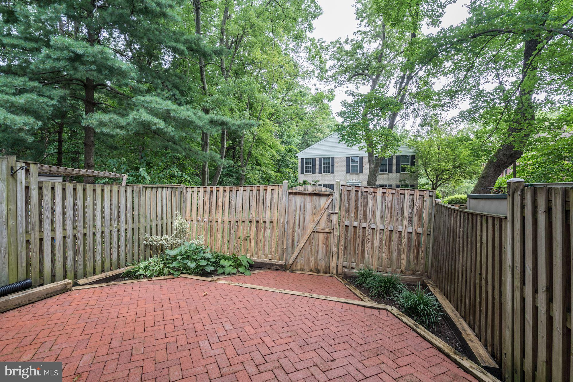 DEEPWOOD - Residential Lease