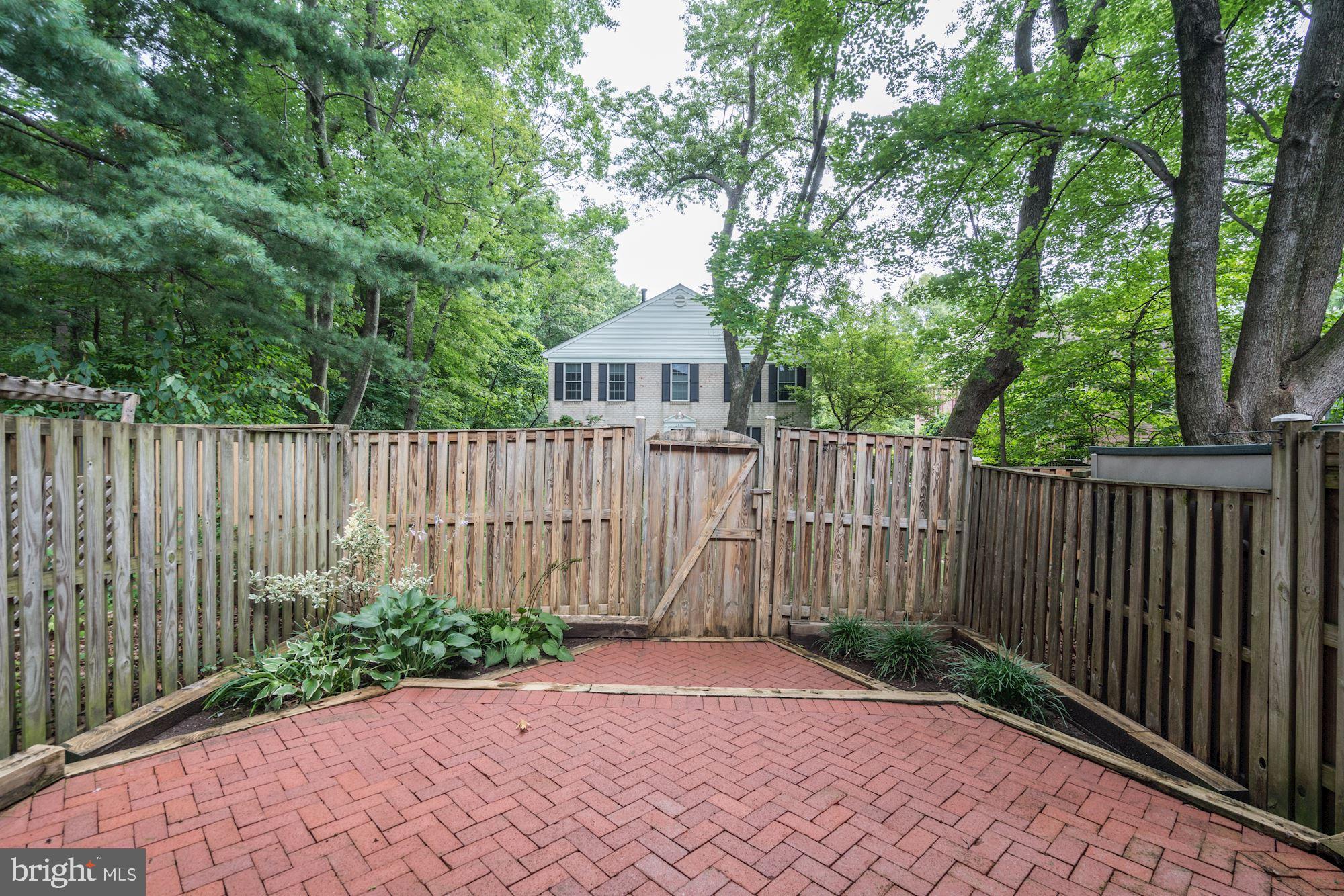 DEEPWOOD - Residential Lease