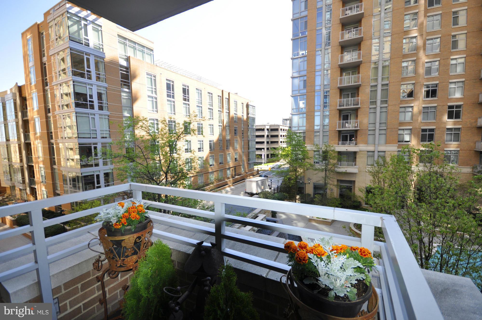 MIDTOWN AT RESTON TOWN CENTER - Residential Lease