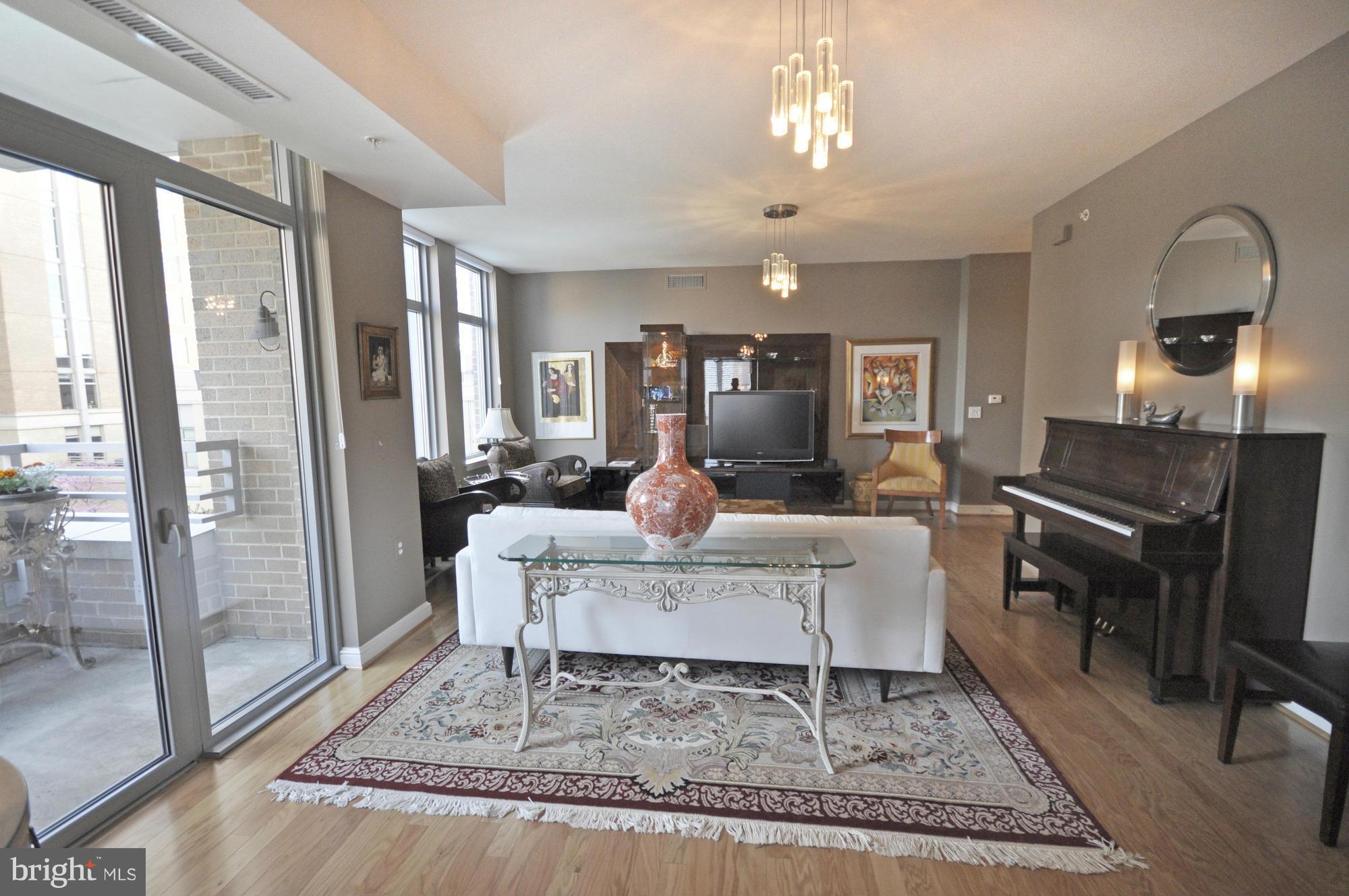 MIDTOWN AT RESTON TOWN CENTER - Residential Lease