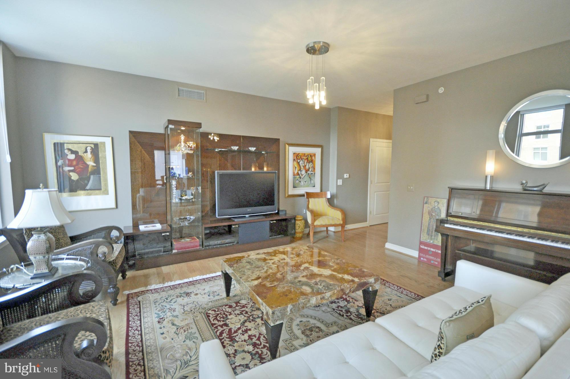 MIDTOWN AT RESTON TOWN CENTER - Residential Lease