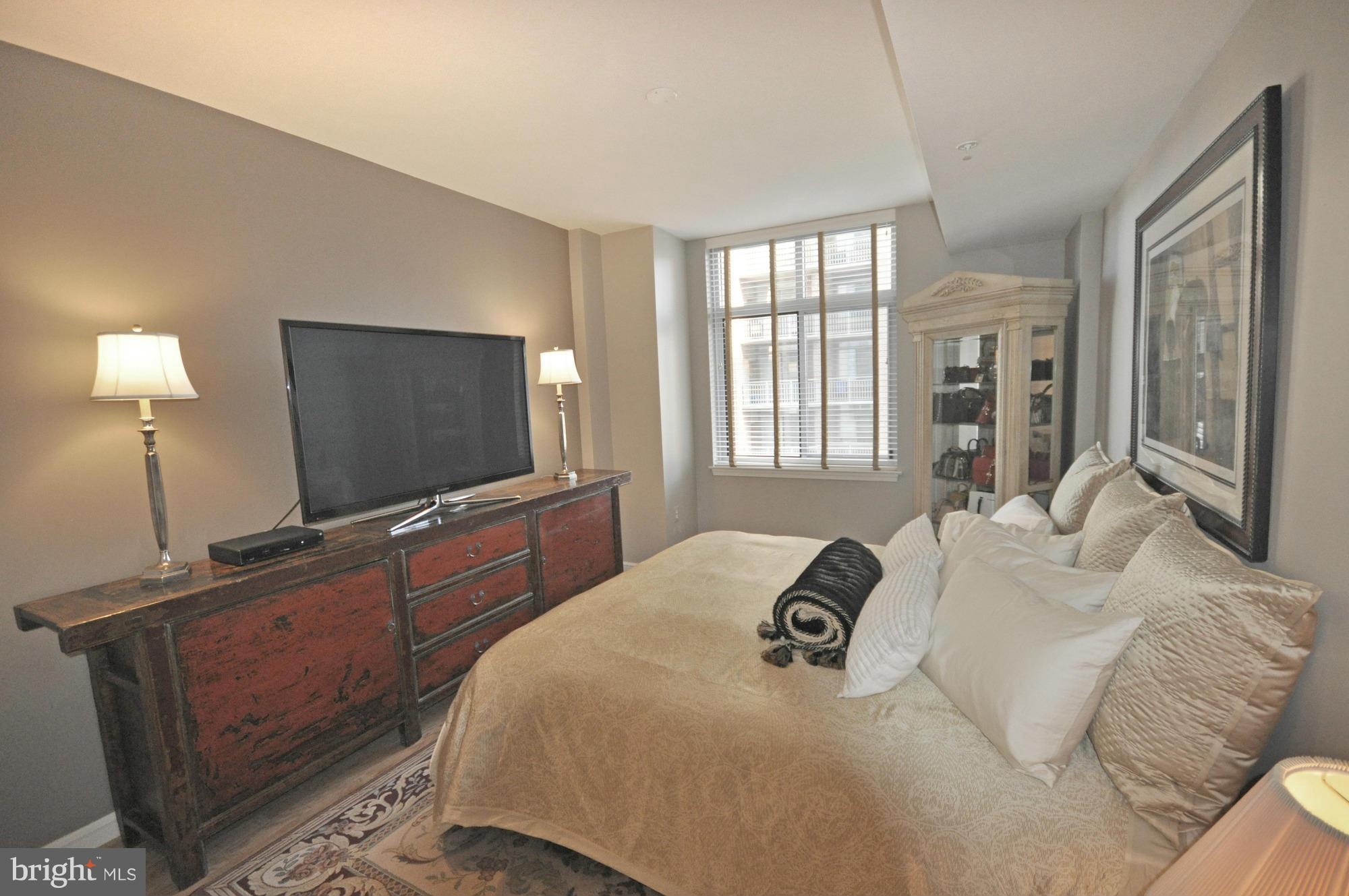 MIDTOWN AT RESTON TOWN CENTER - Residential Lease