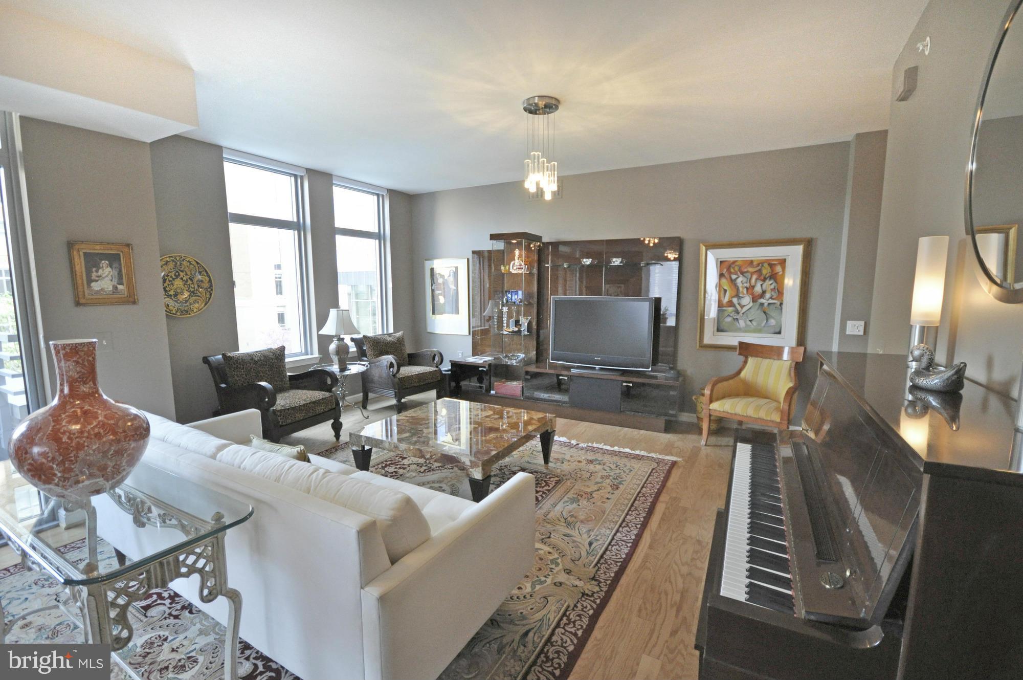 MIDTOWN AT RESTON TOWN CENTER - Residential Lease