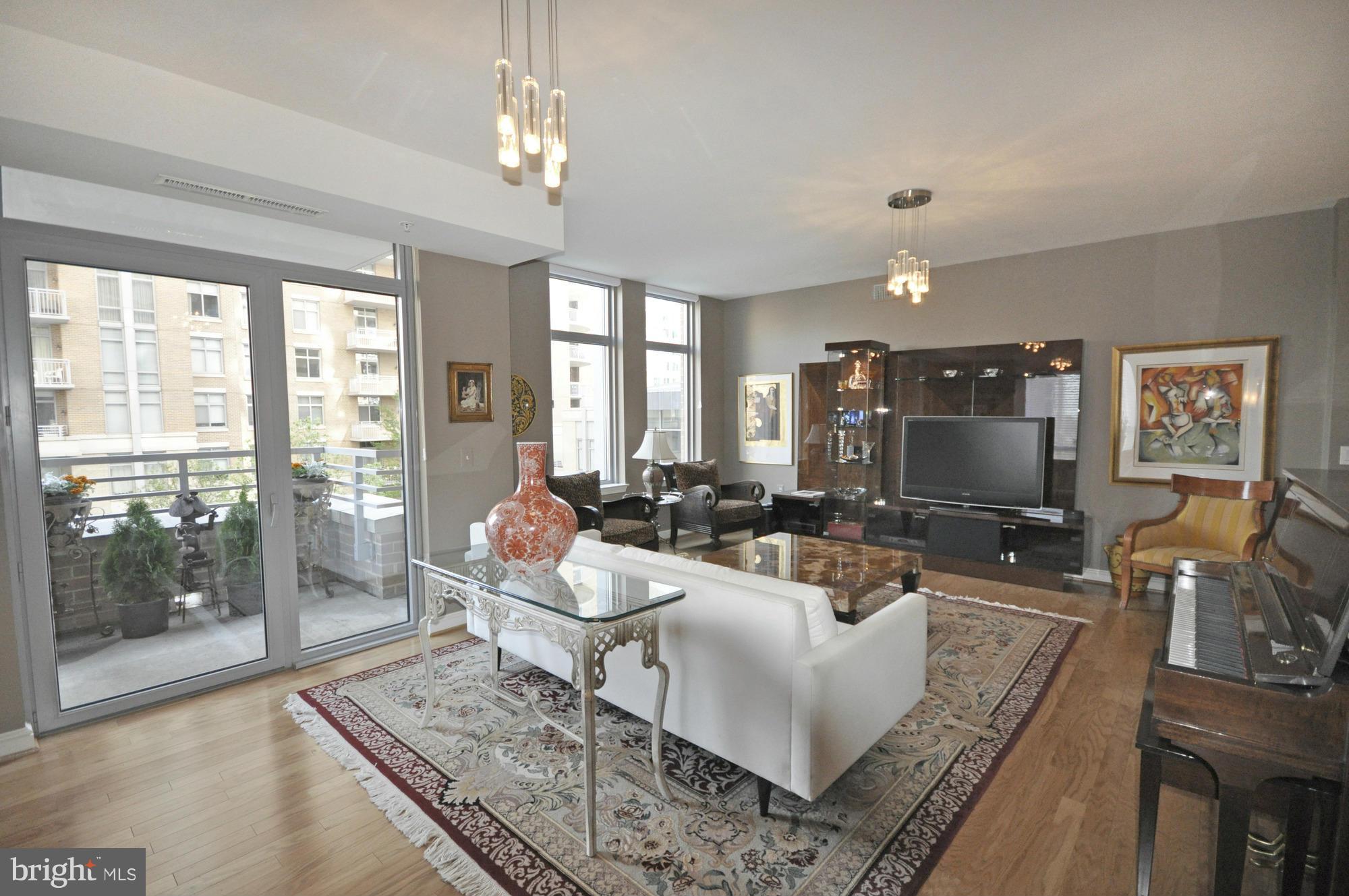 MIDTOWN AT RESTON TOWN CENTER - Residential Lease