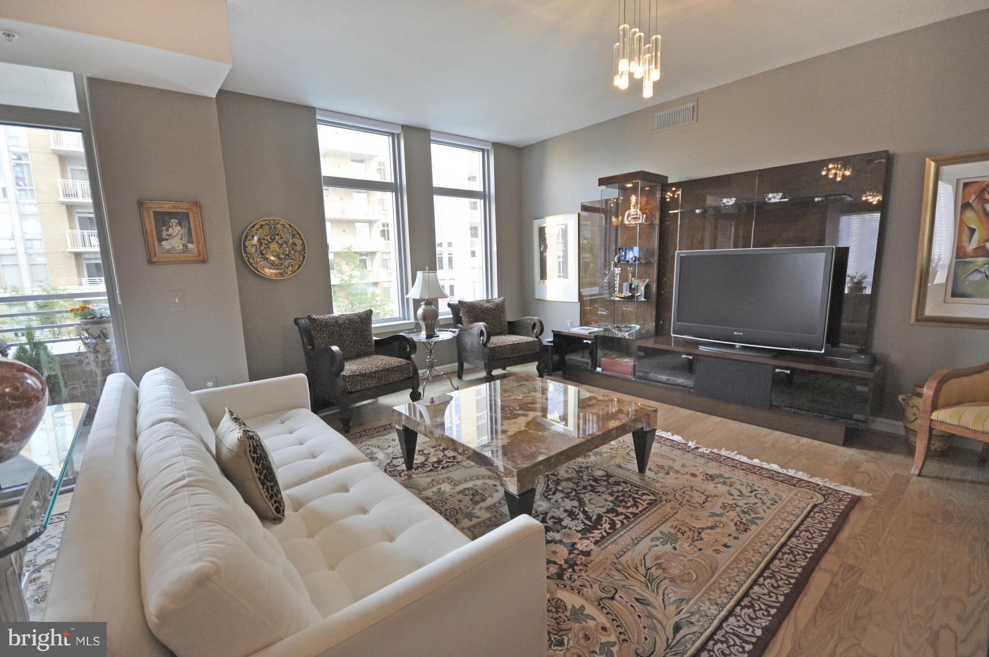 MIDTOWN AT RESTON TOWN CENTER - Residential Lease