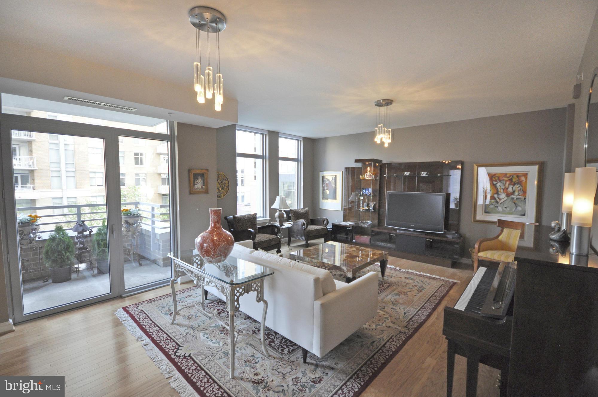 MIDTOWN AT RESTON TOWN CENTER - Residential Lease