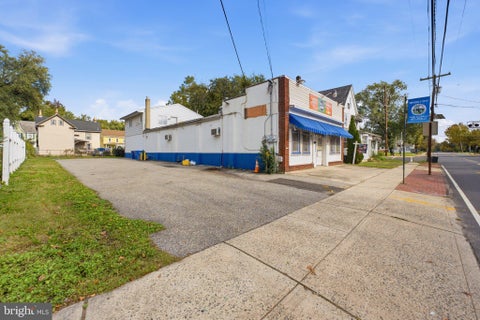 Photo of BEVERLY, NJ 08010 (MLS # NJBL2122754)