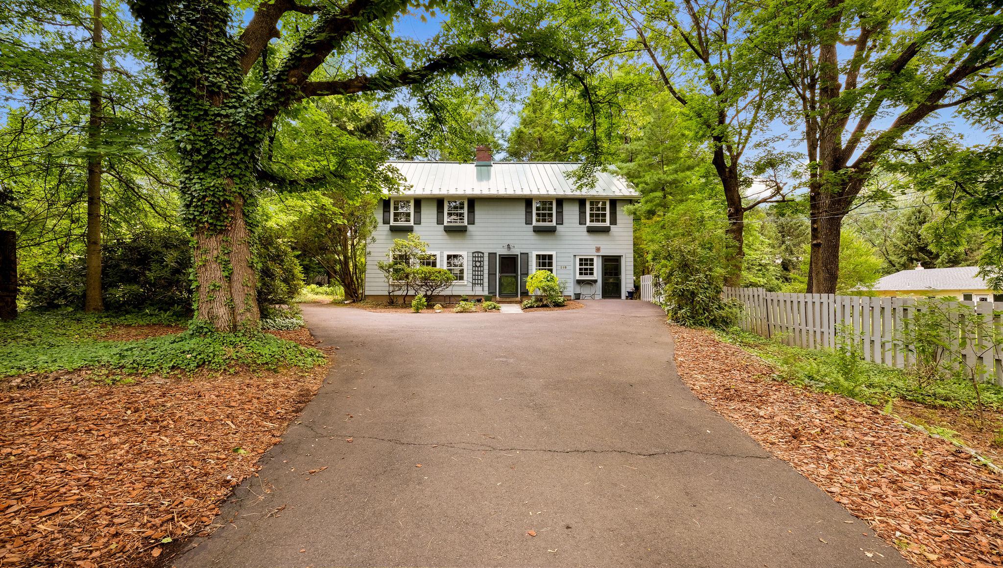 218 FROST LANE