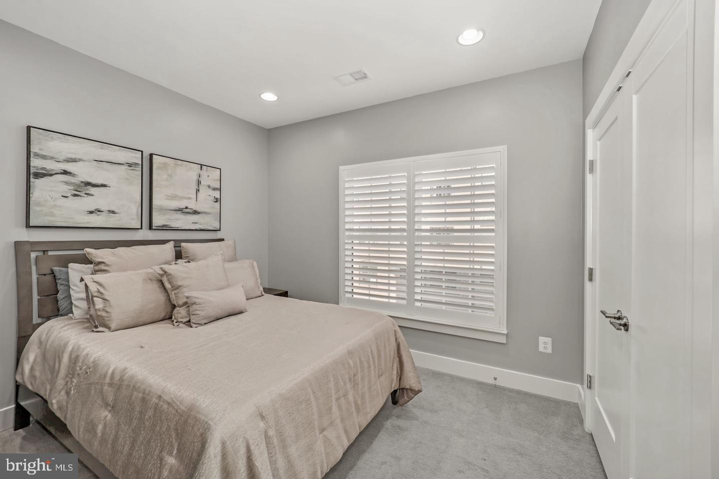 POTOMAC OVERLOOK AT NATIONAL HARBOR - Residential Lease