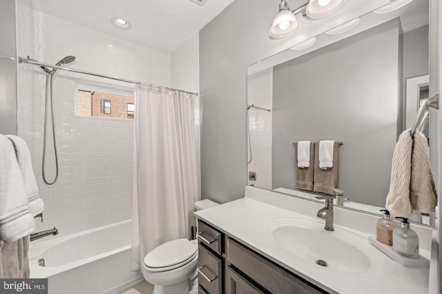 POTOMAC OVERLOOK AT NATIONAL HARBOR - Residential Lease