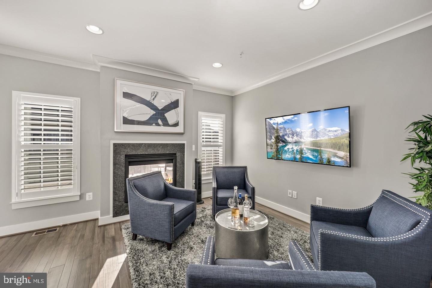 POTOMAC OVERLOOK AT NATIONAL HARBOR - Residential Lease