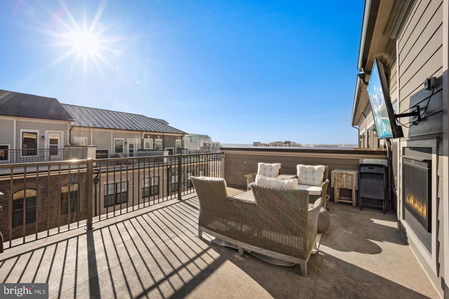 POTOMAC OVERLOOK AT NATIONAL HARBOR - Residential Lease