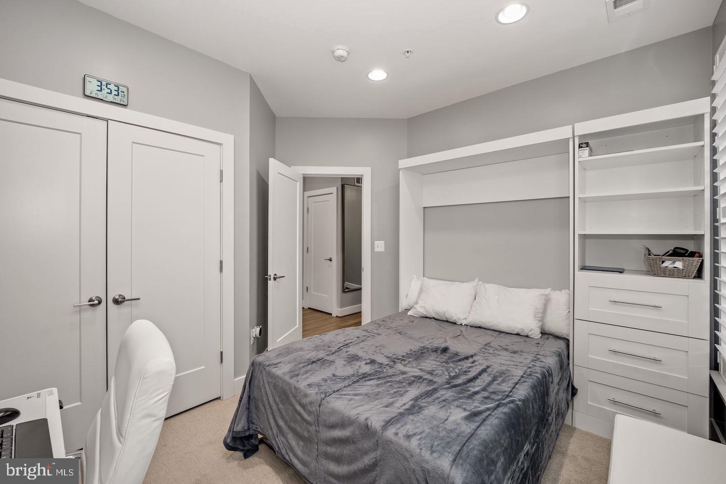 POTOMAC OVERLOOK AT NATIONAL HARBOR - Residential Lease