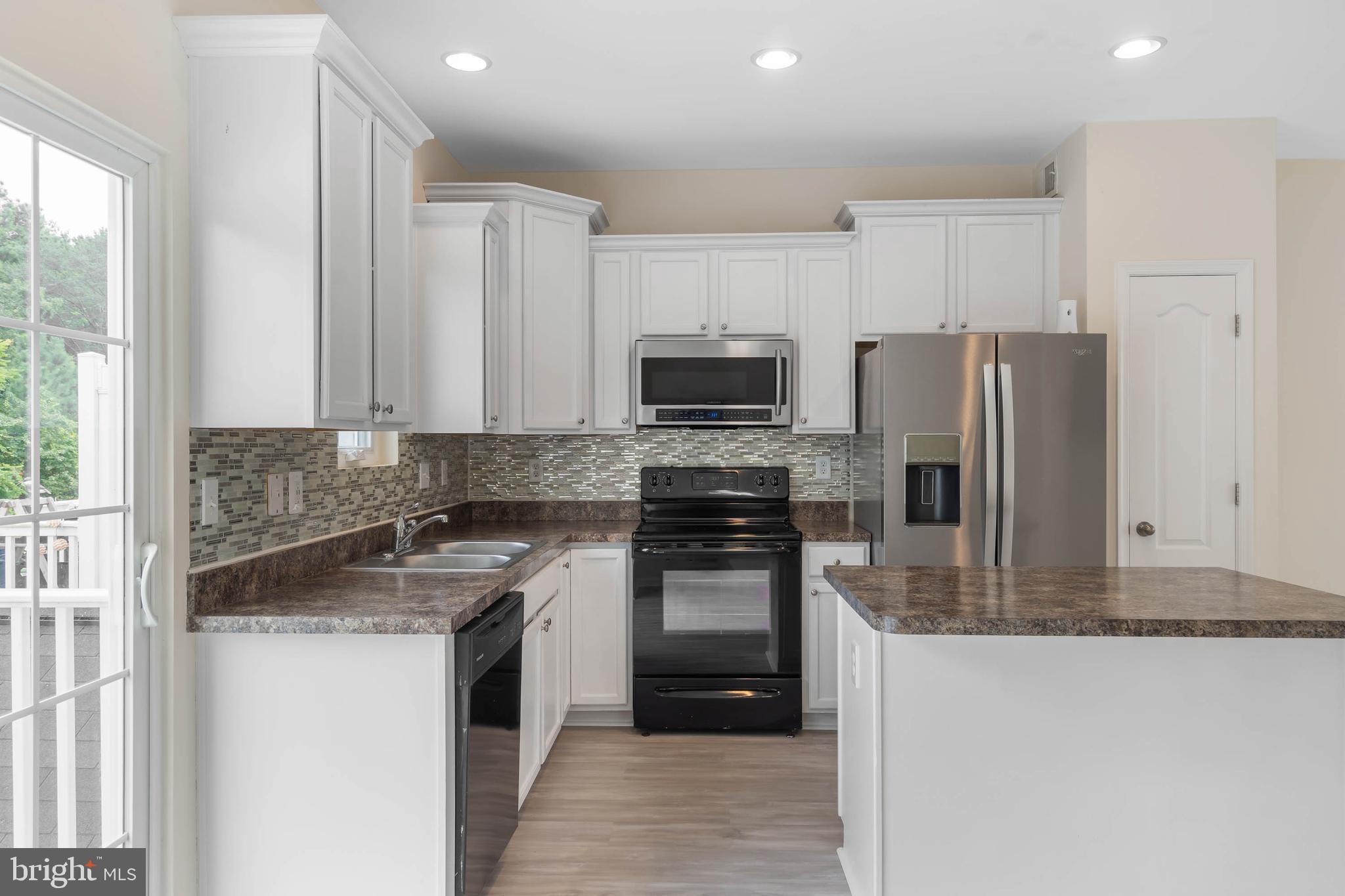 PLANTATION LAKES - Residential