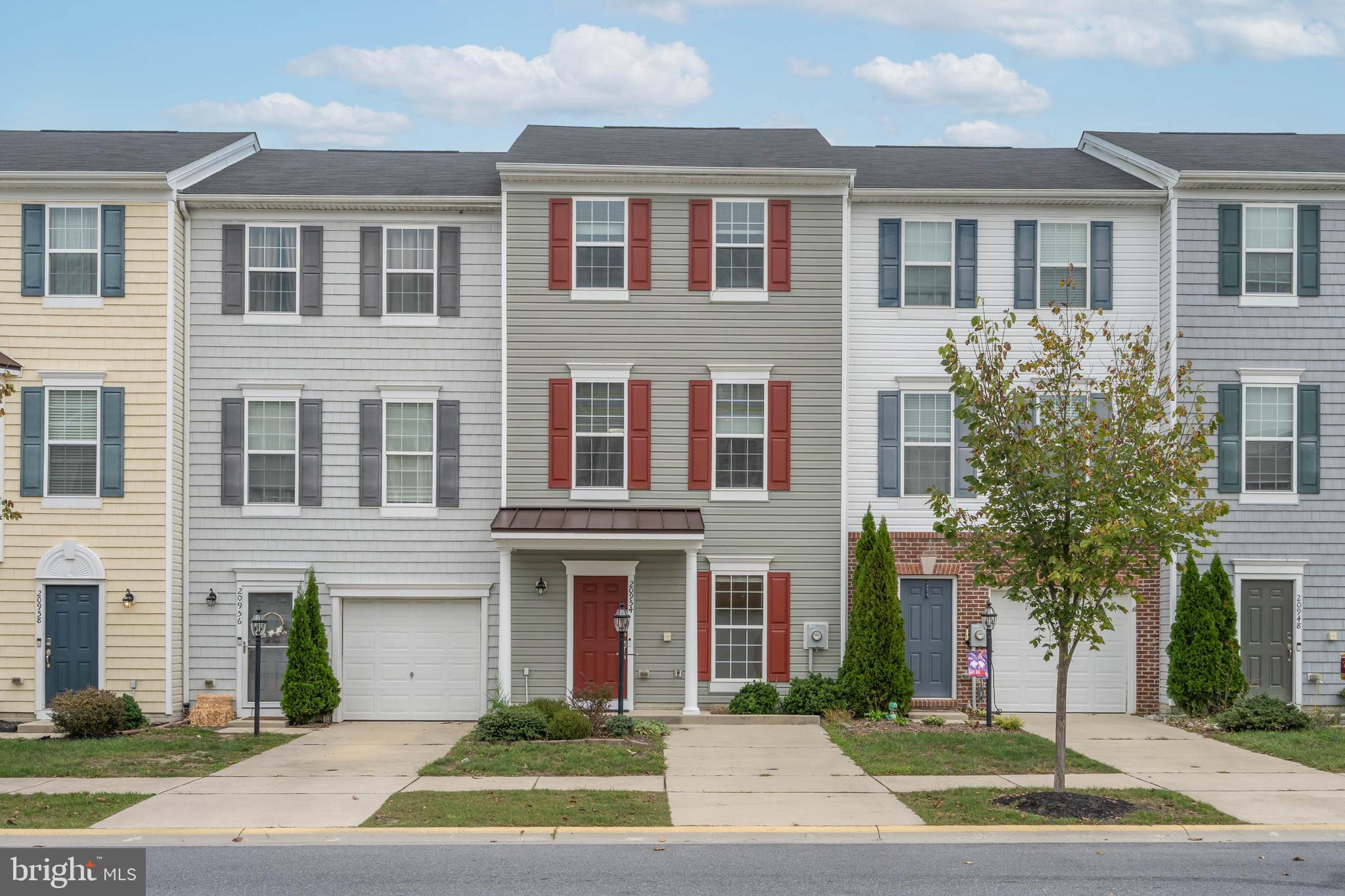 PLANTATION LAKES - Residential