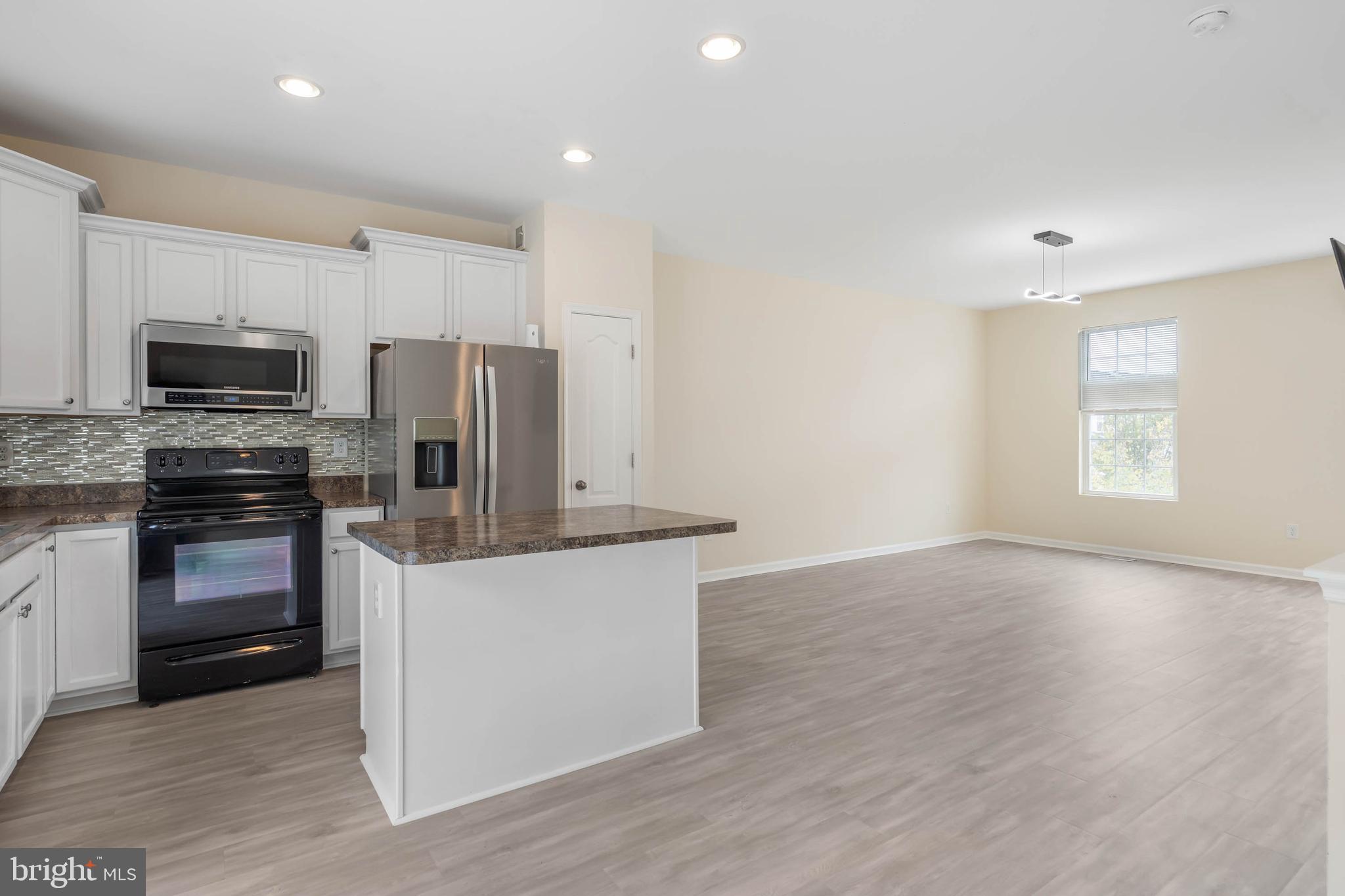 PLANTATION LAKES - Residential