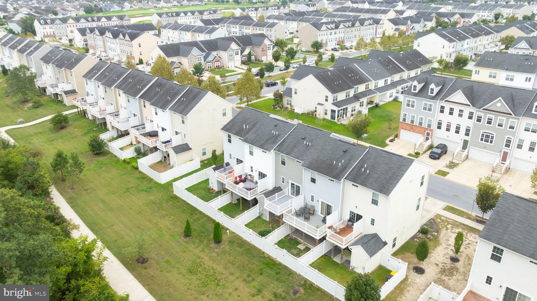 PLANTATION LAKES - Residential