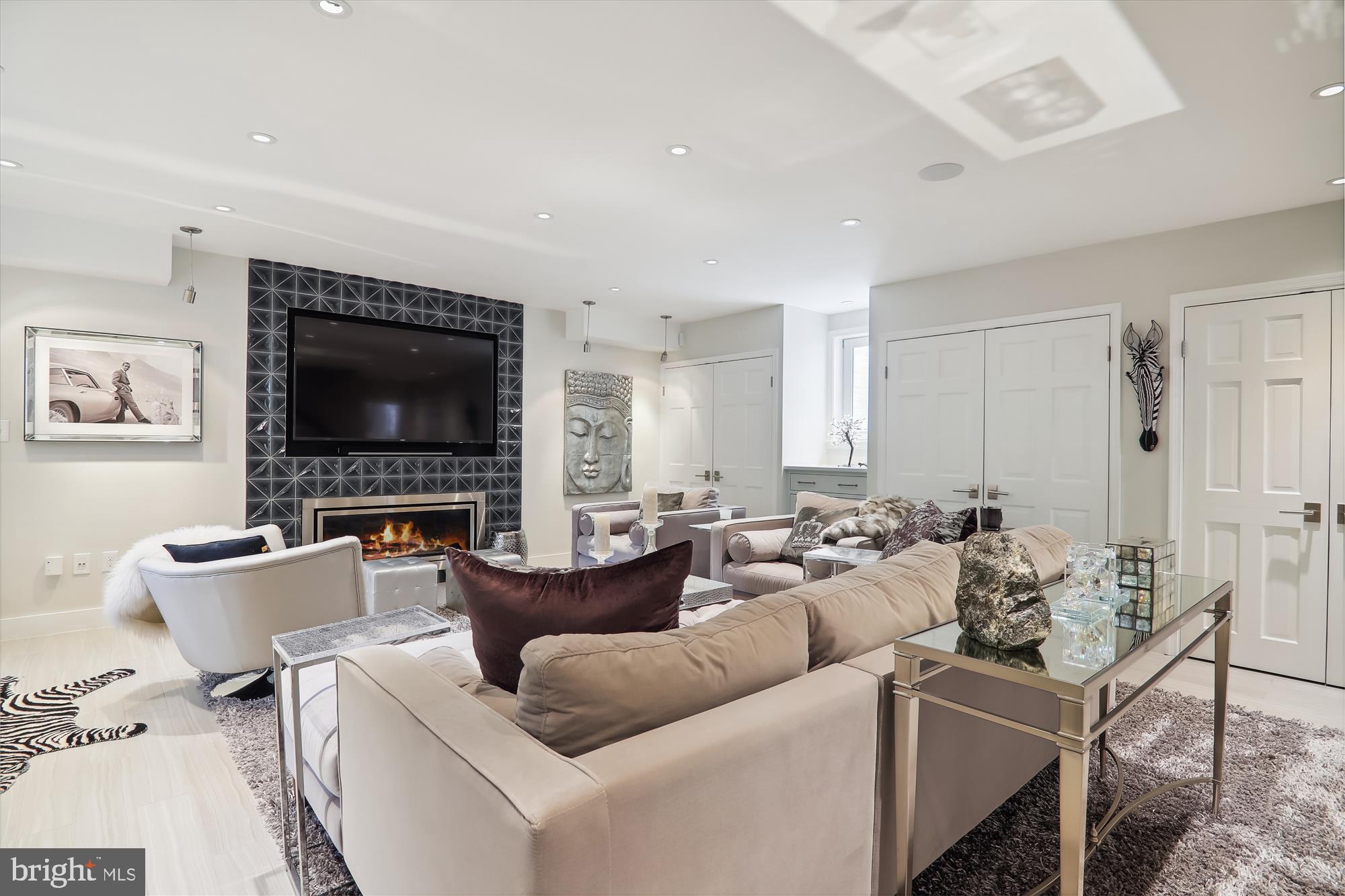 ROLLINGWOOD - Residential