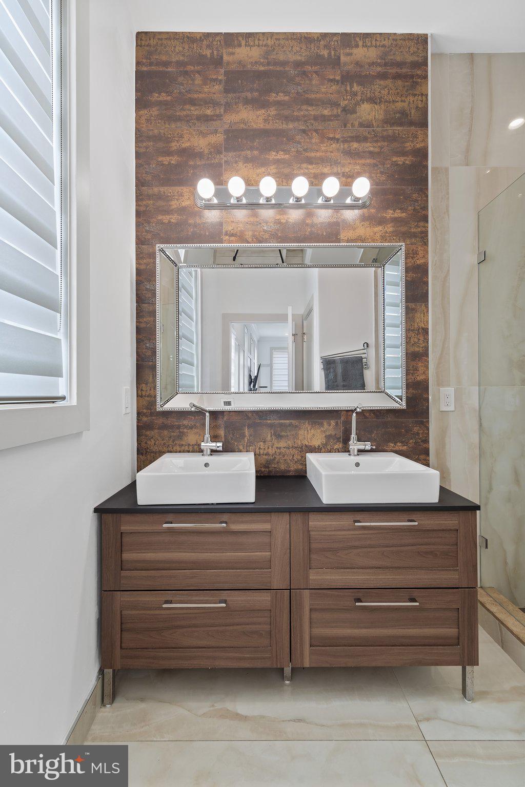 POINT BREEZE - Residential Lease