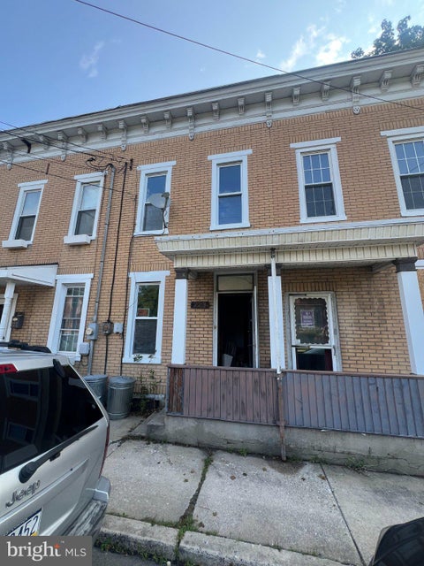 Townhouse For Sale - 220 N 12th Street<br/> POTTSVILLE, PA 17901