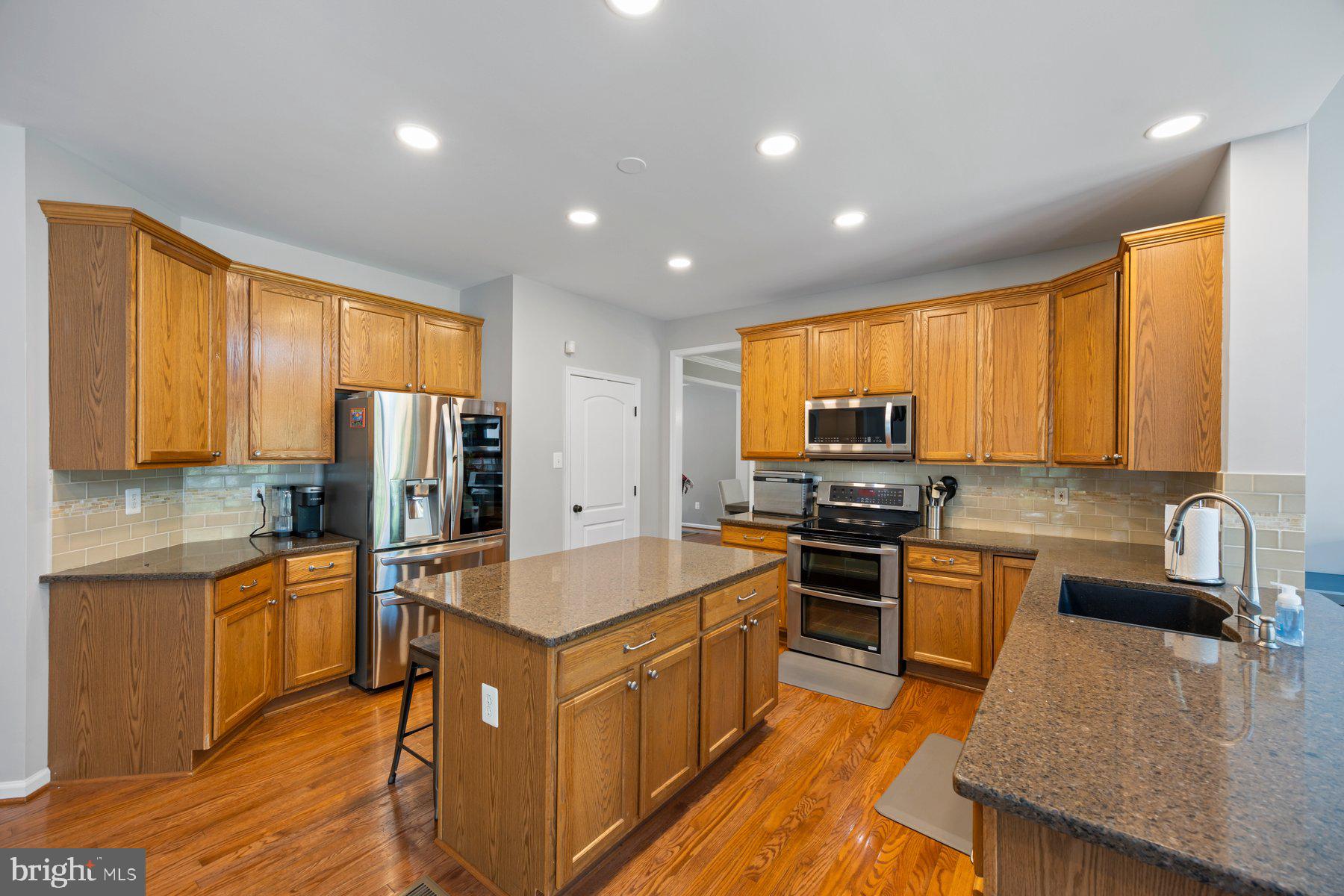 STONE MANOR - Residential