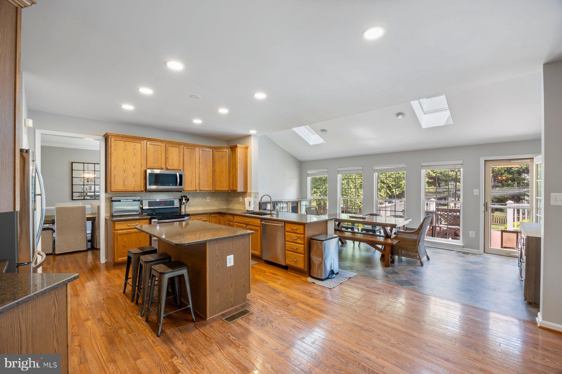 STONE MANOR - Residential