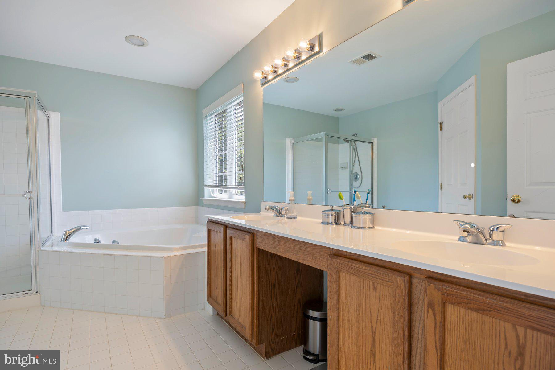 STONE MANOR - Residential