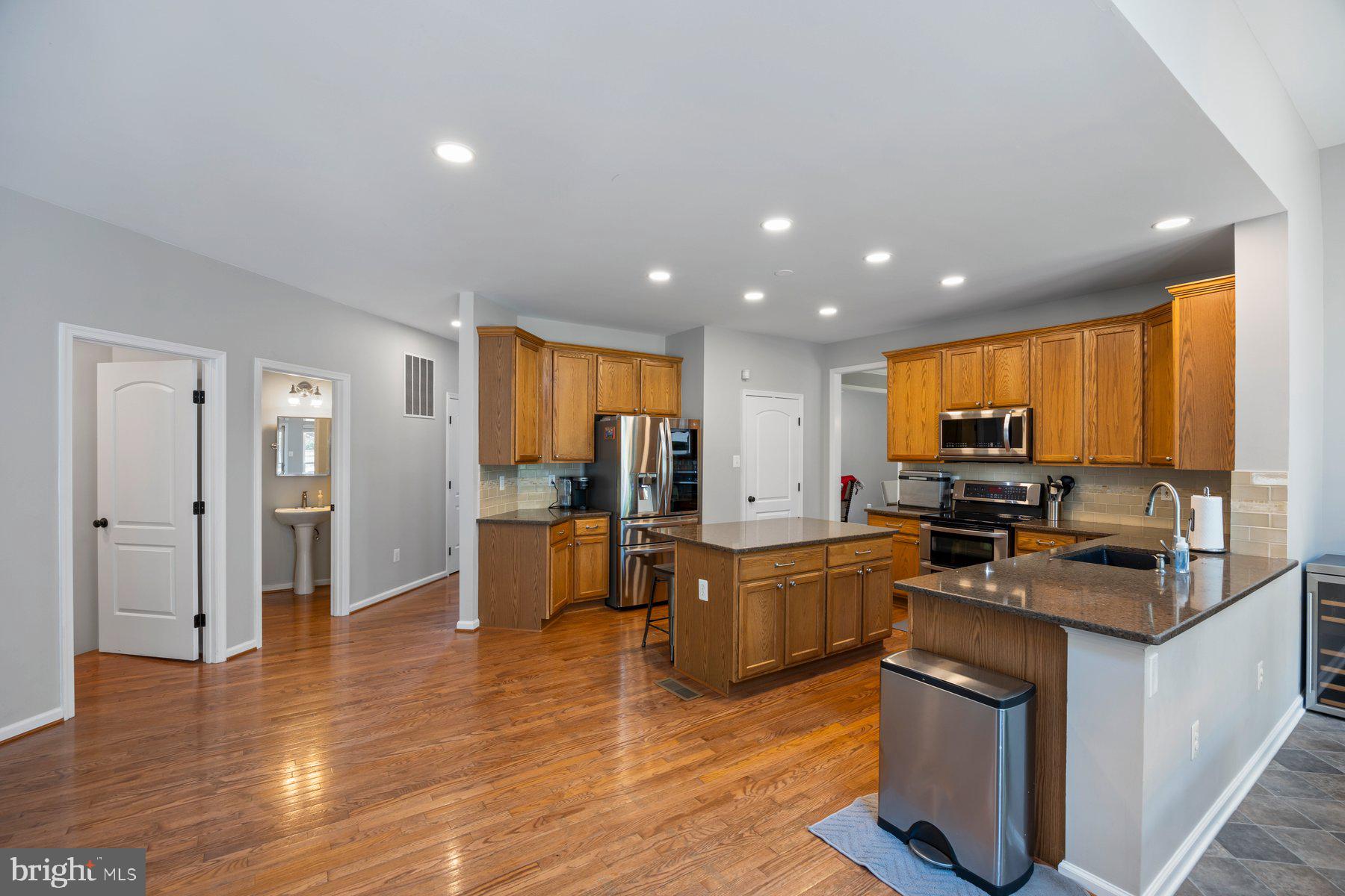 STONE MANOR - Residential