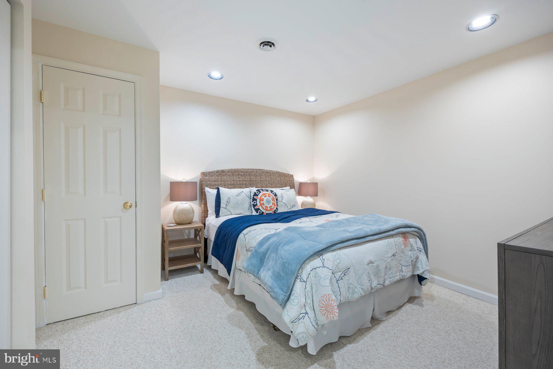 STONE MANOR - Residential