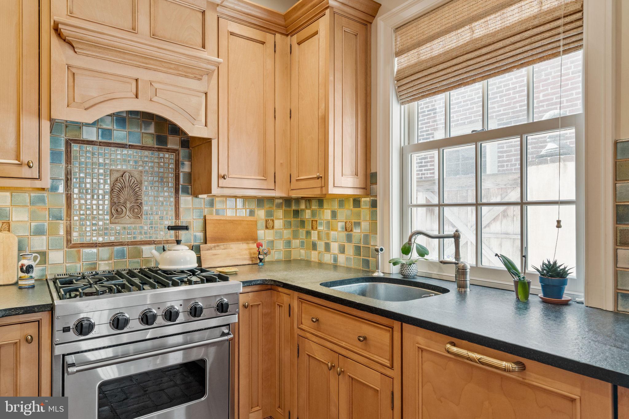 SOCIETY HILL - Residential