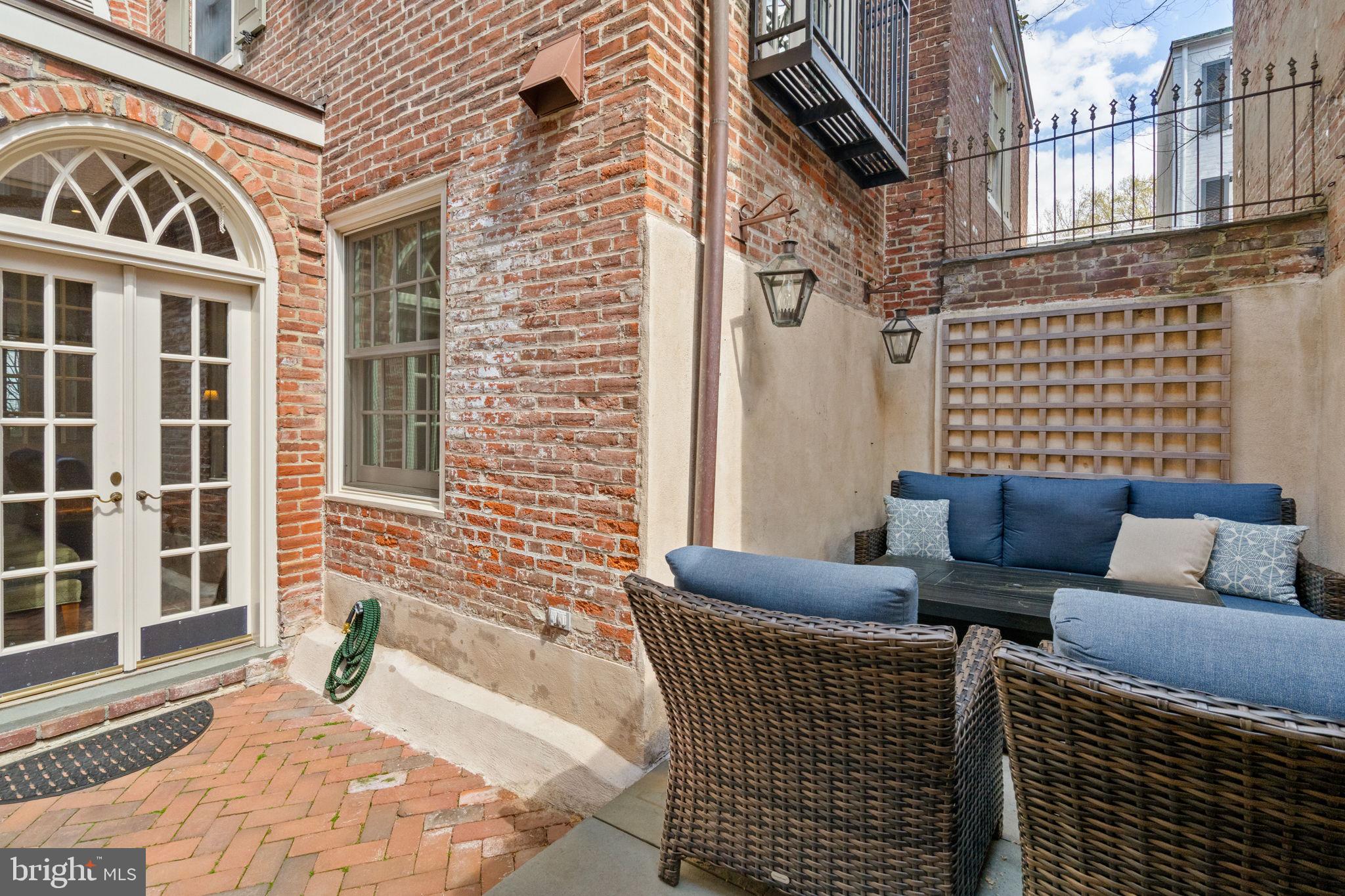 SOCIETY HILL - Residential