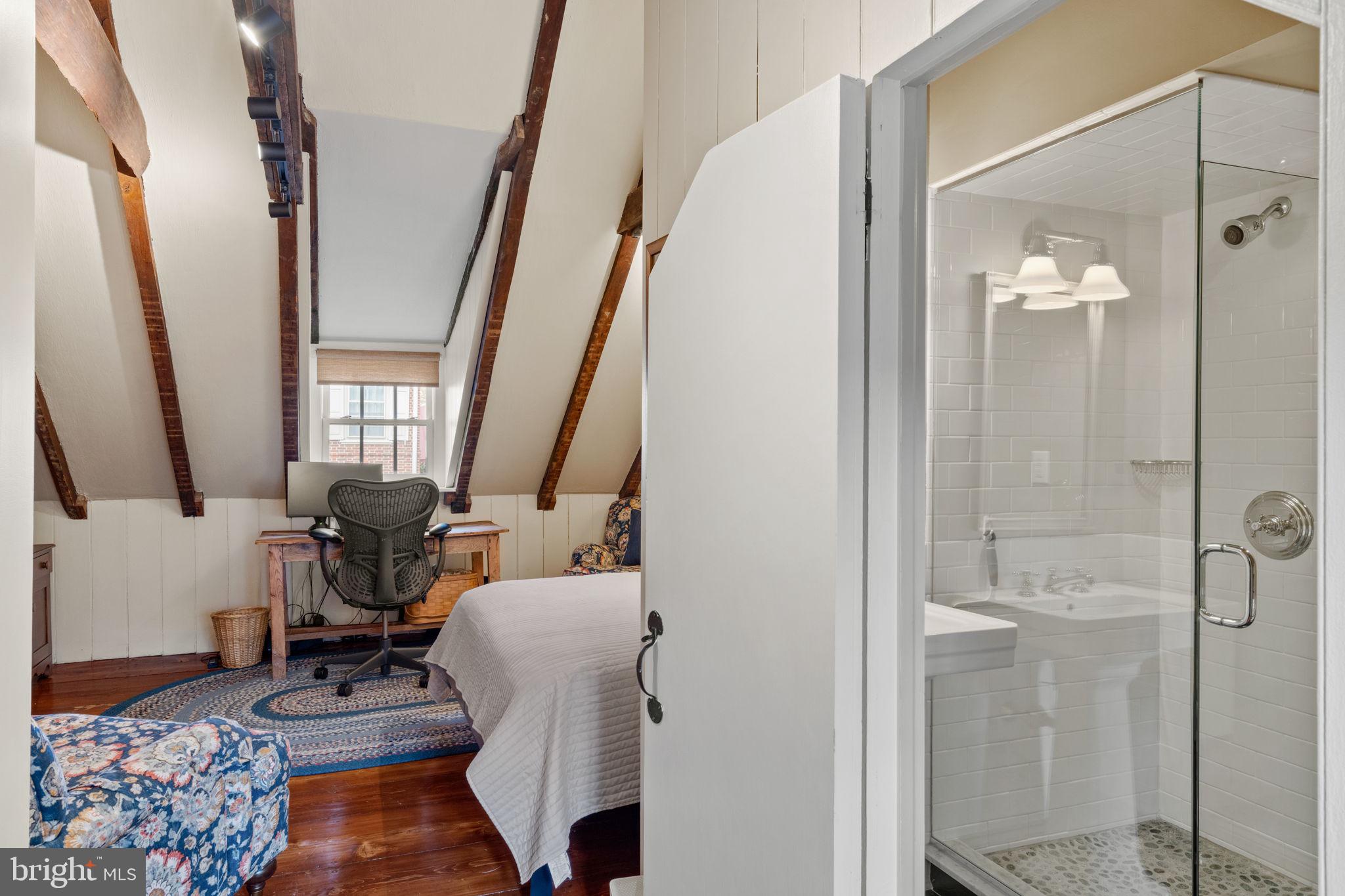 SOCIETY HILL - Residential