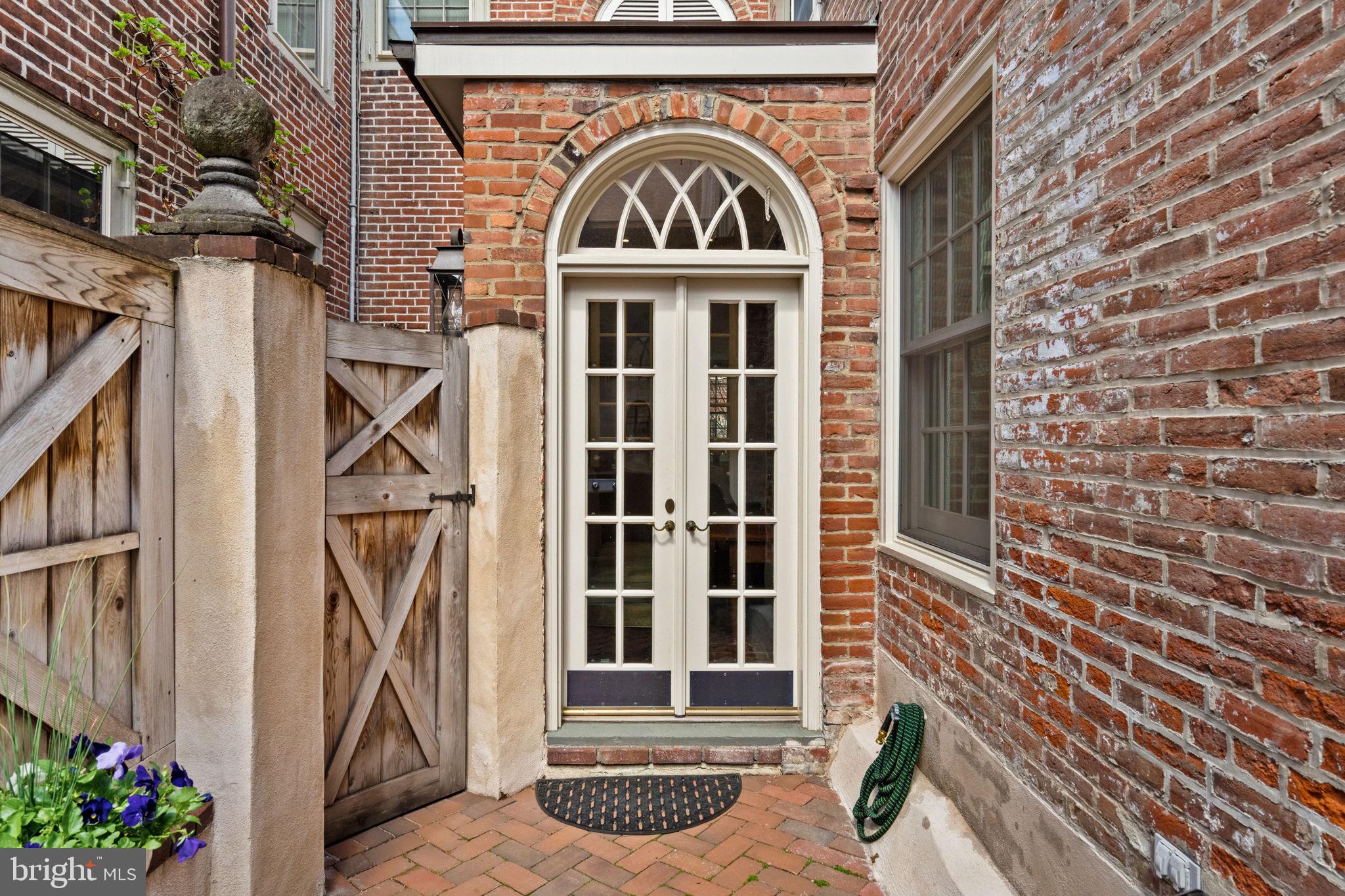 SOCIETY HILL - Residential