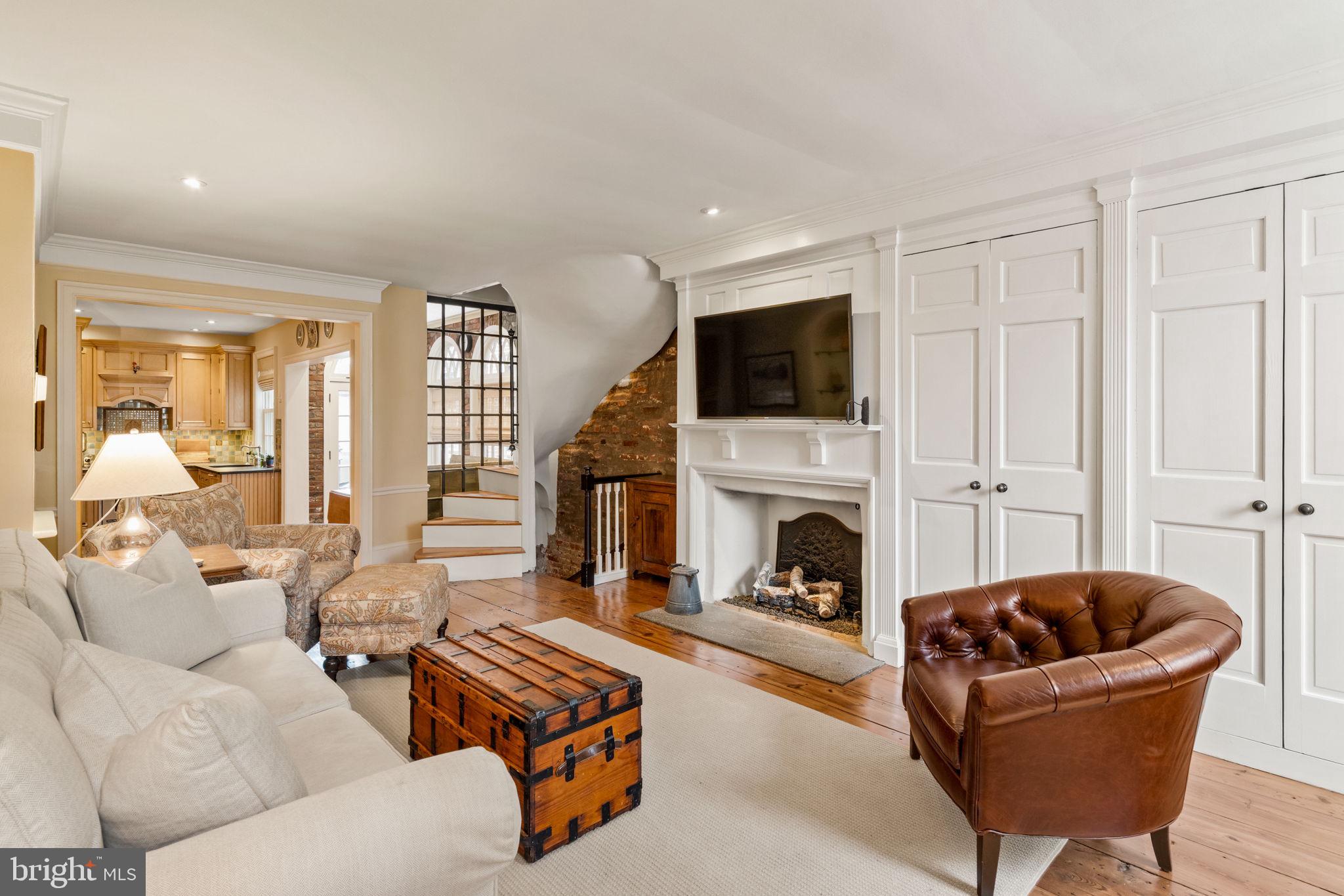 SOCIETY HILL - Residential