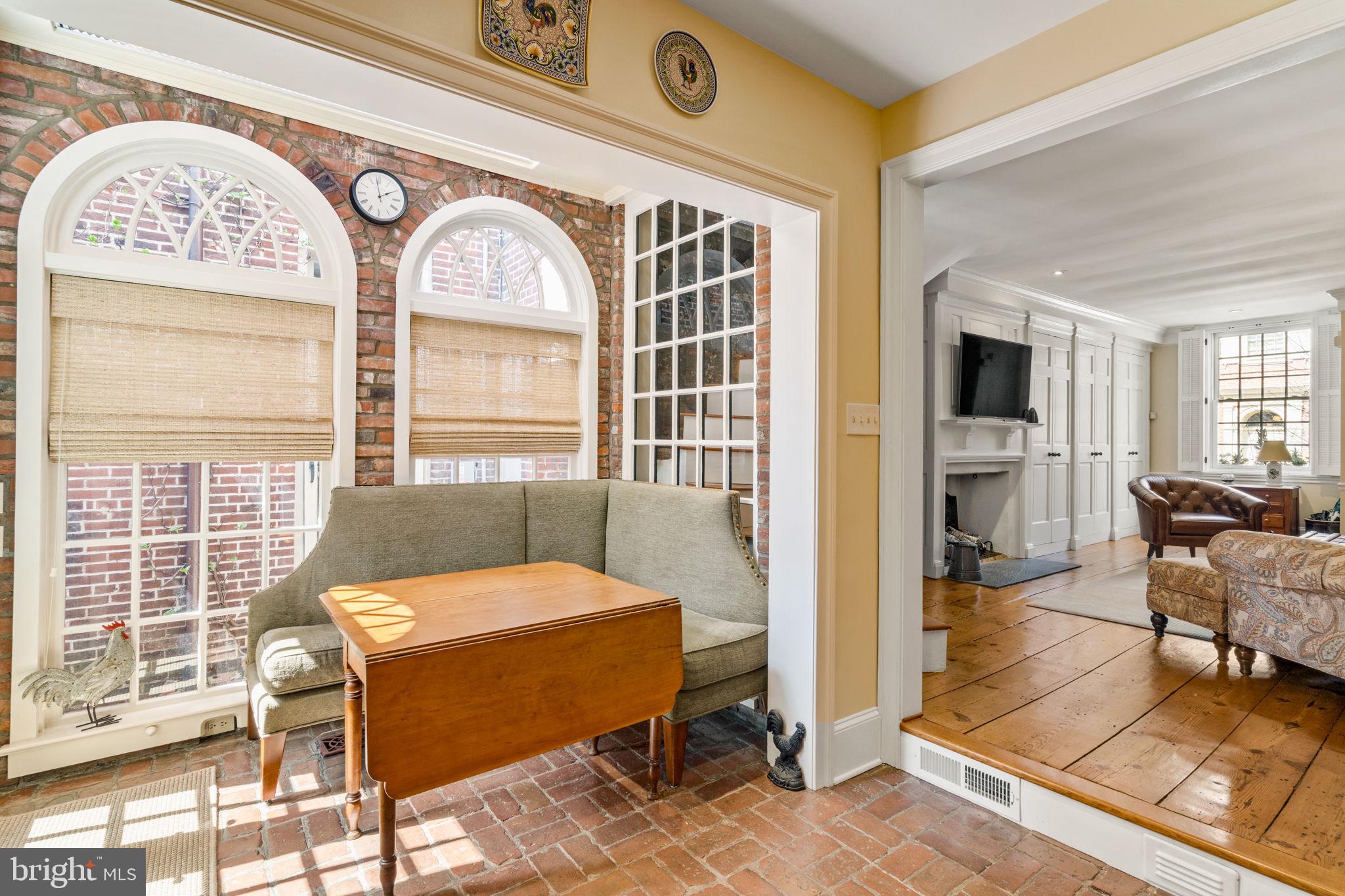 SOCIETY HILL - Residential