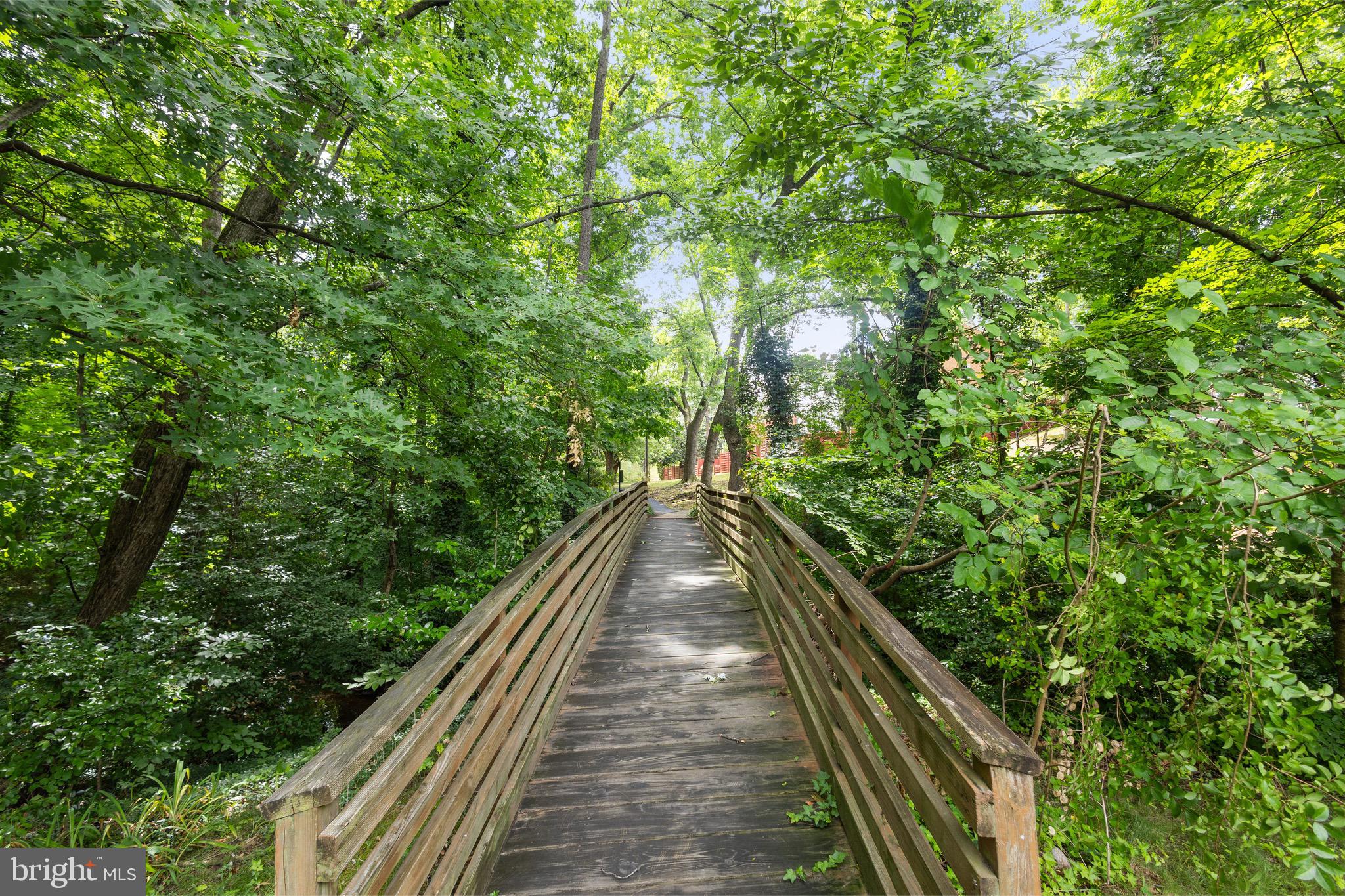 GREENWICH - Residential