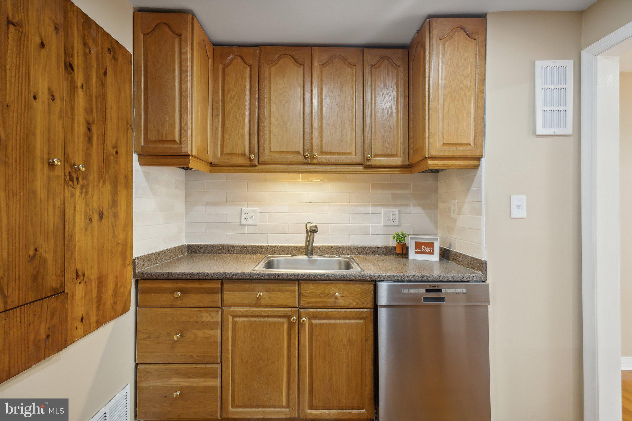 GREENWICH - Residential