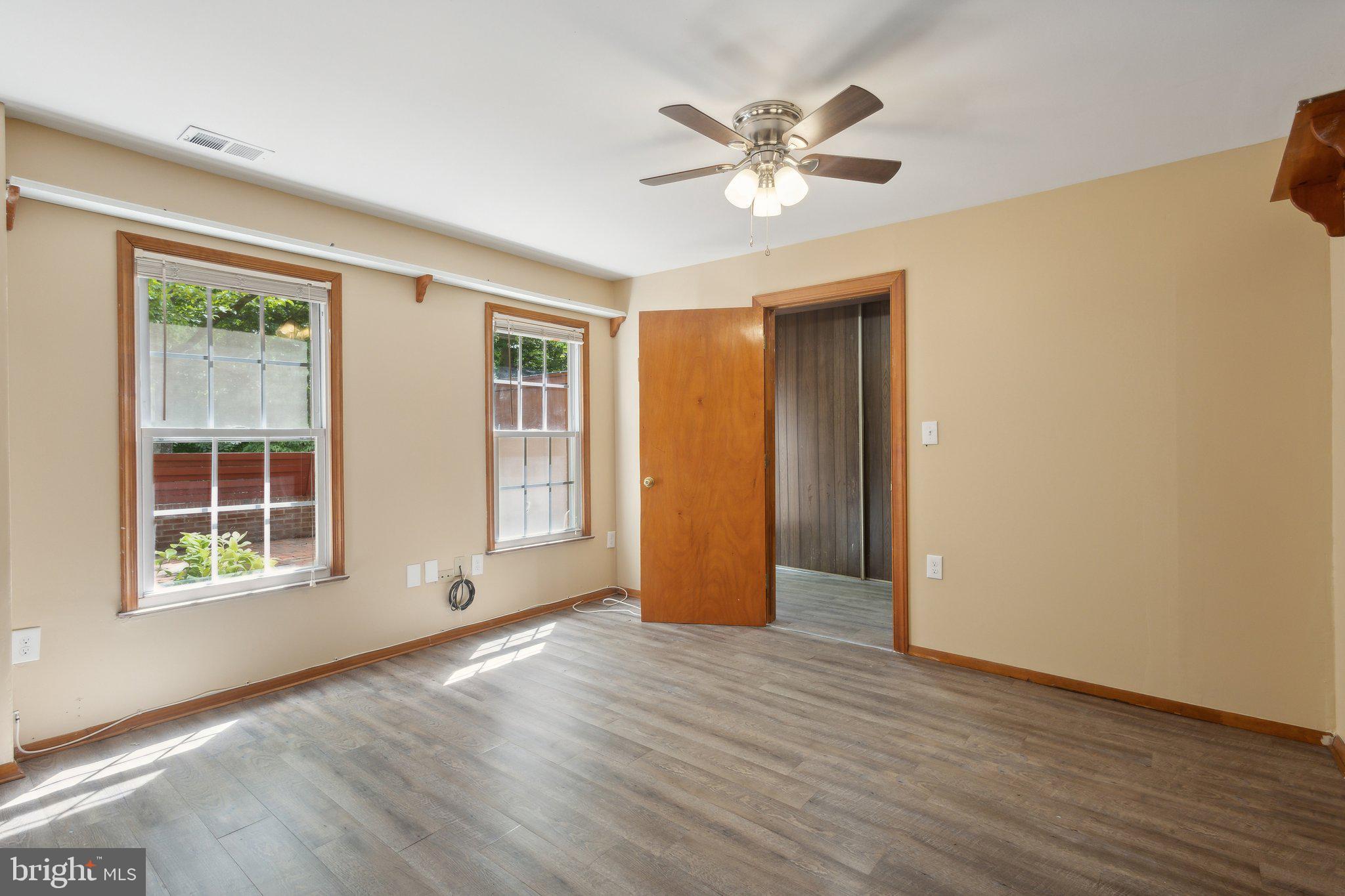 GREENWICH - Residential