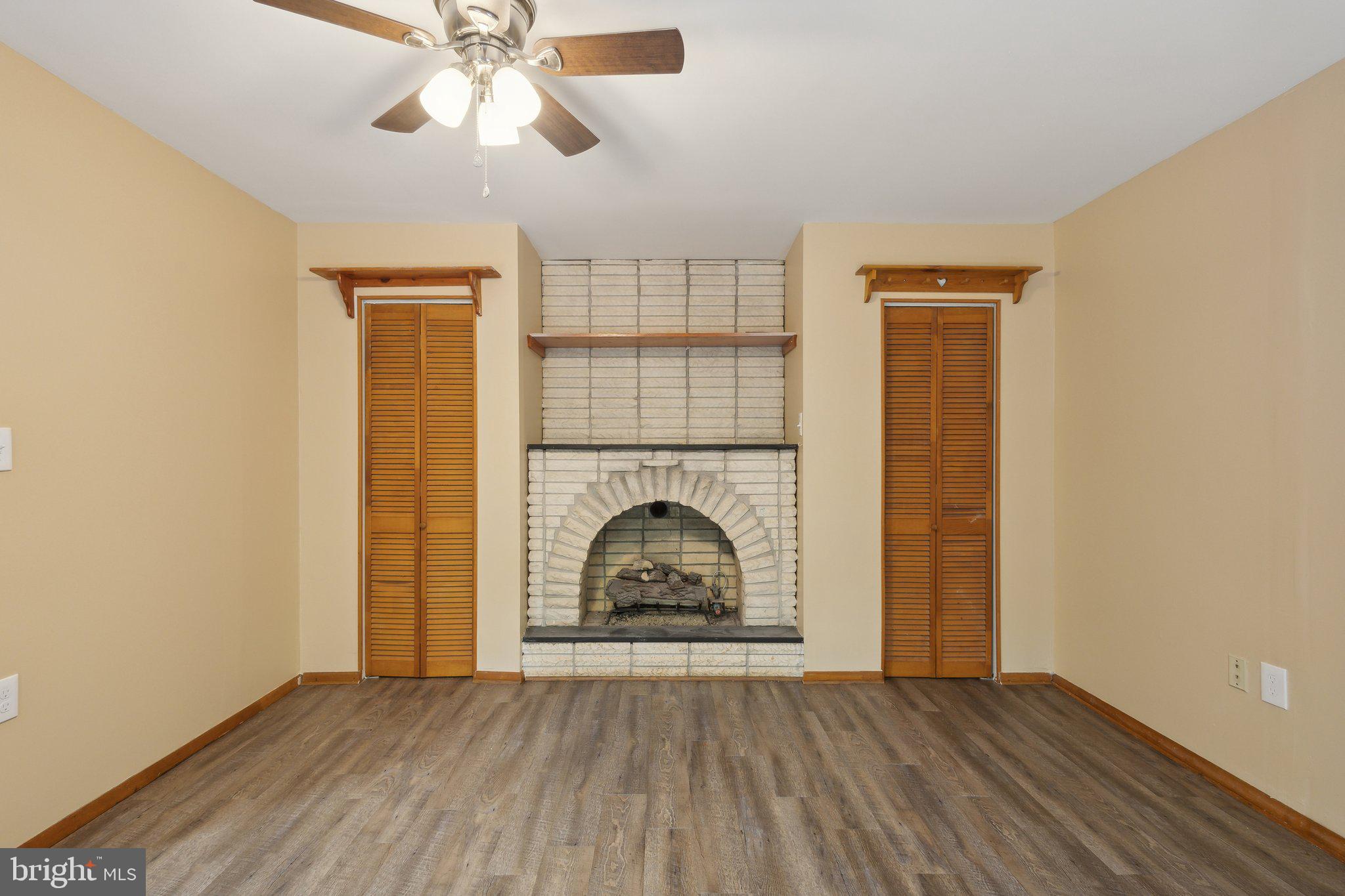 GREENWICH - Residential