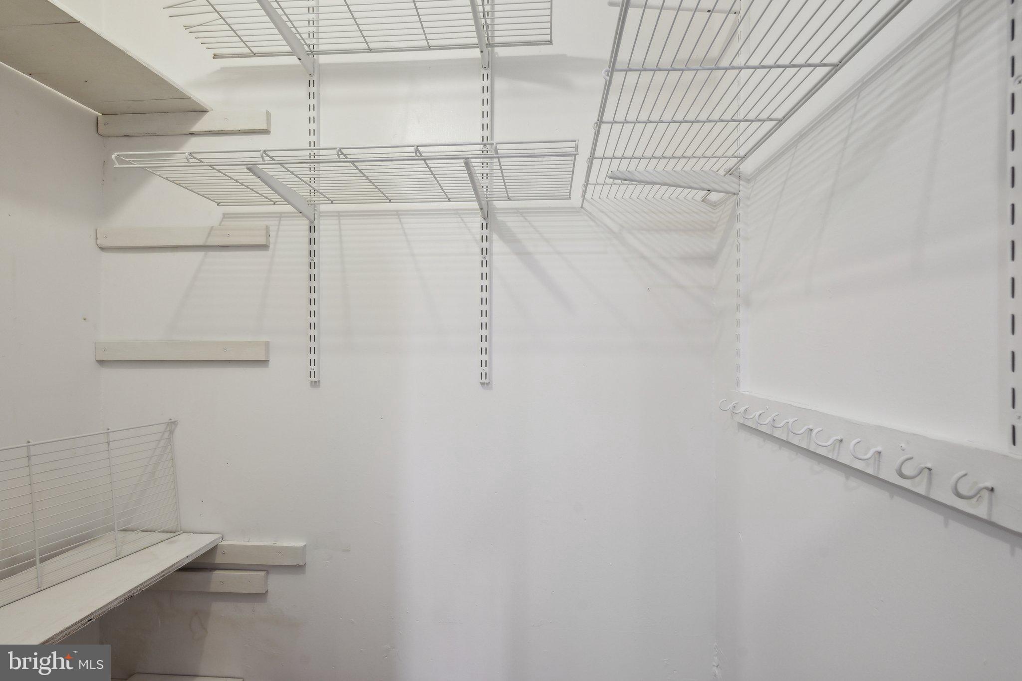 GREENWICH - Residential