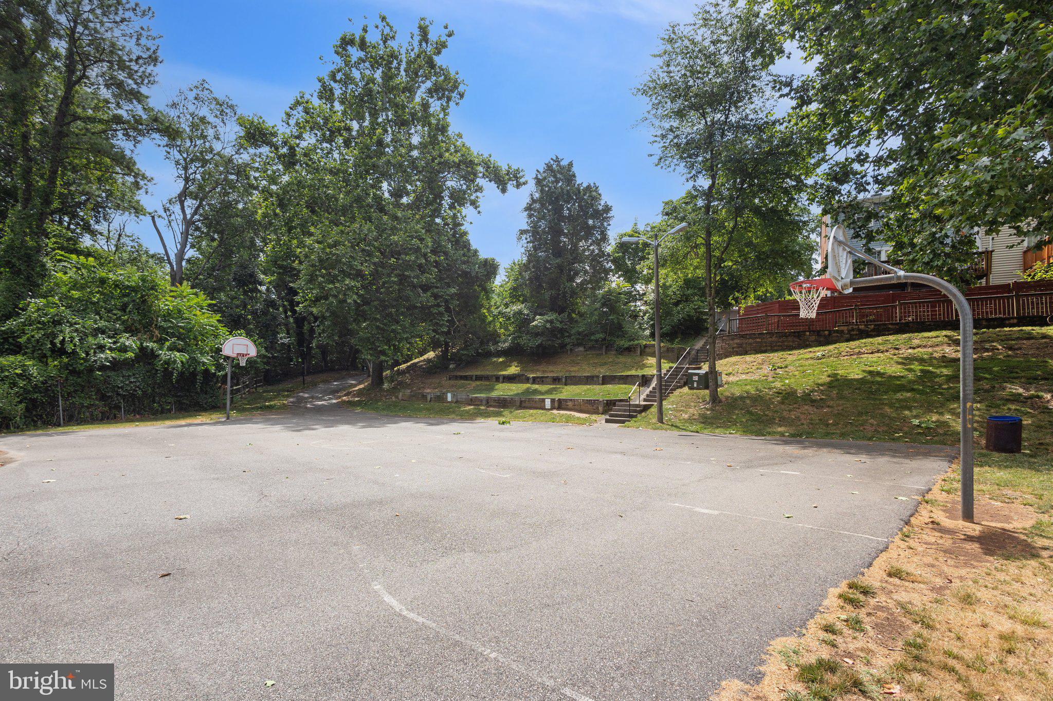 GREENWICH - Residential