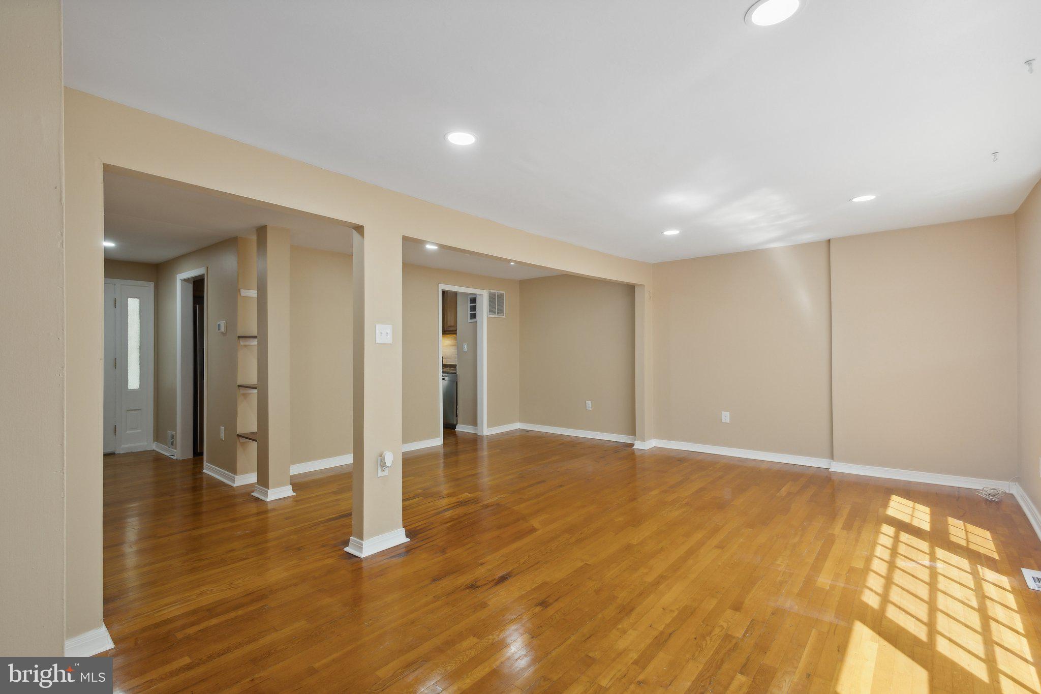 GREENWICH - Residential