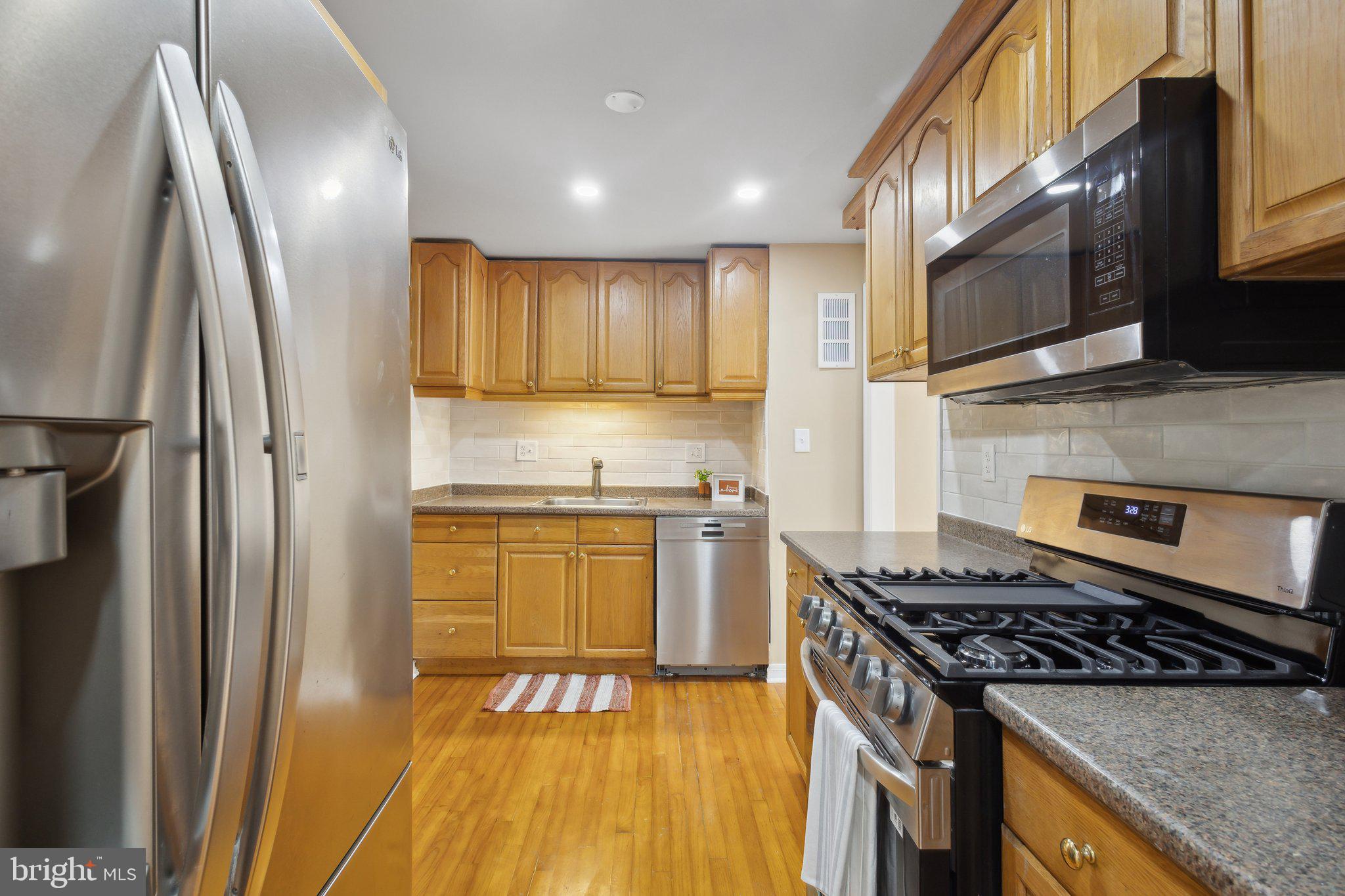 GREENWICH - Residential