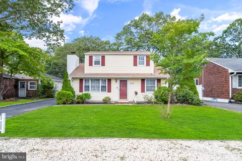 611 Boulton Avenue, Point Pleasant Boro, NJ MLS: NJOC2038524