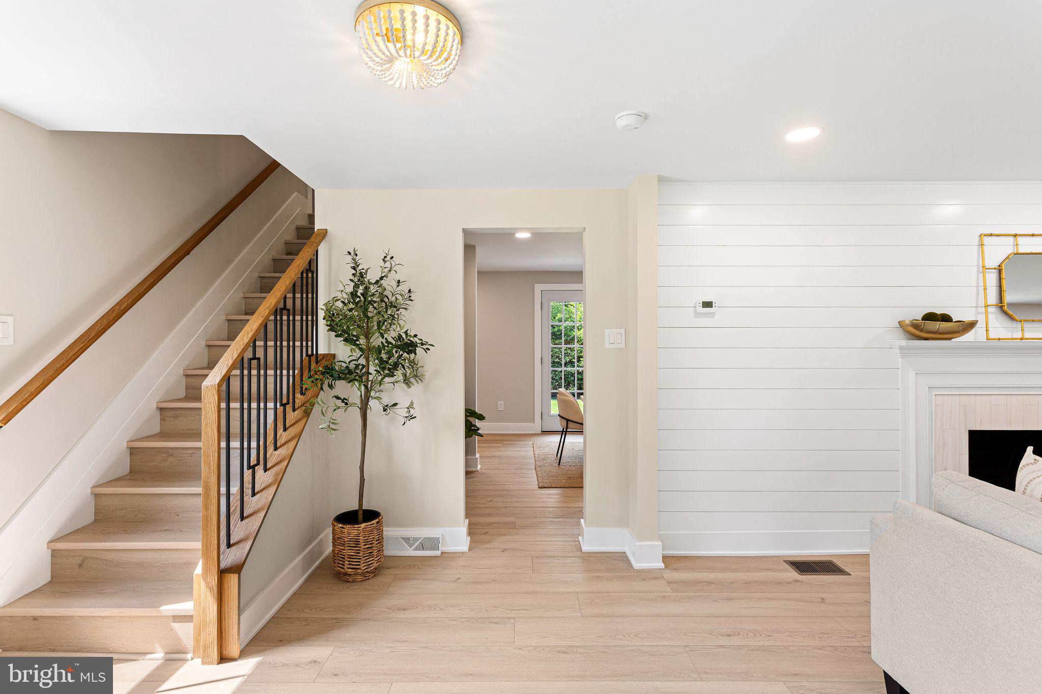 344 KNOLLTOP LANE