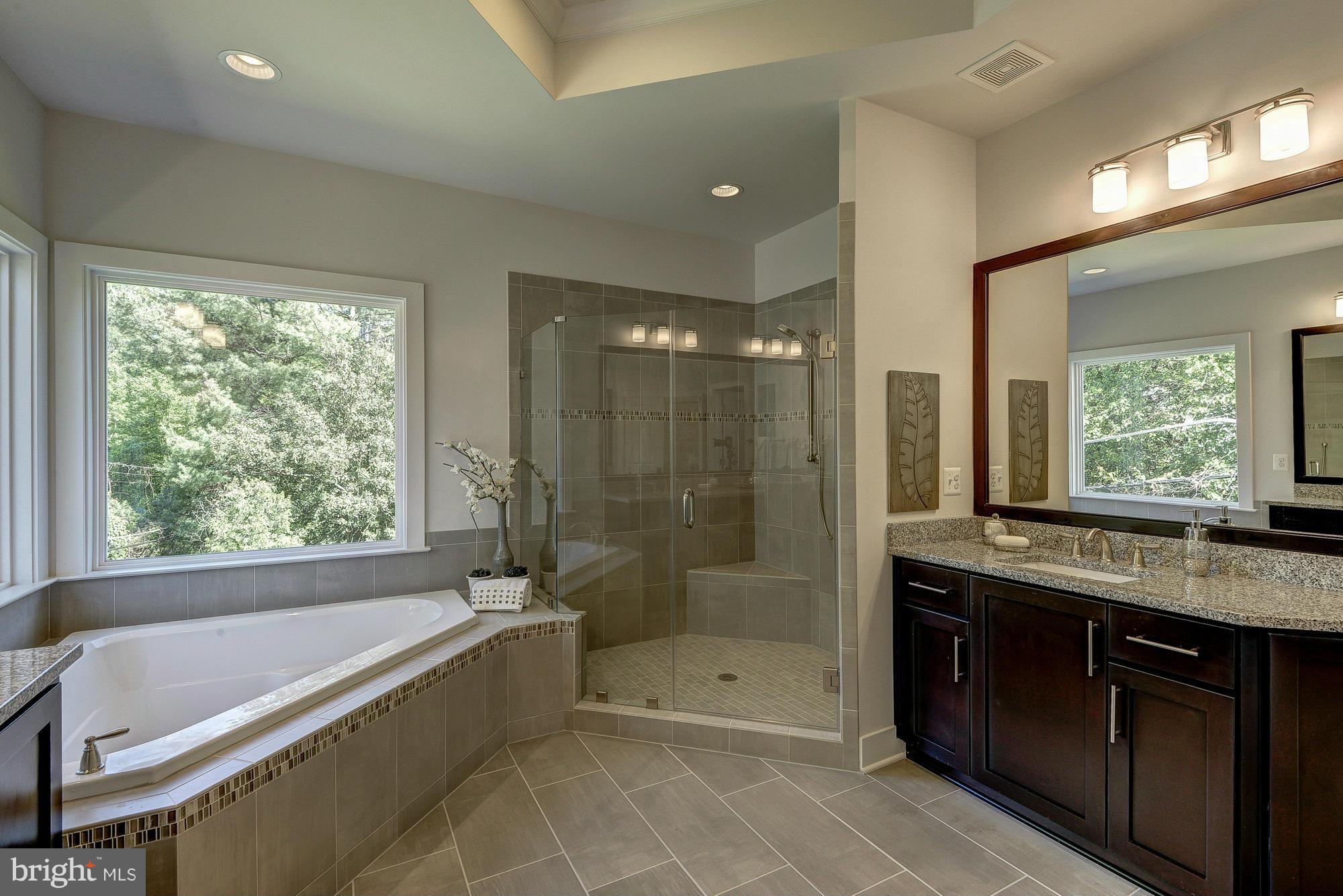 HILLWOOD - Residential