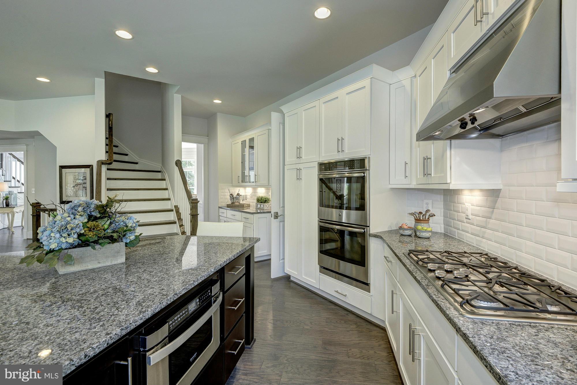 HILLWOOD - Residential